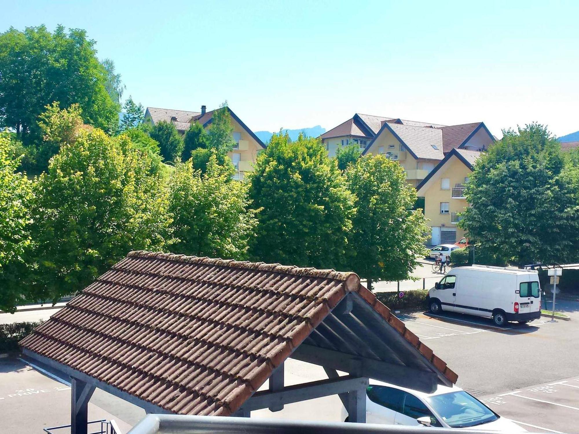 Apartment Renove A Avec Terrasse, Proche Commerces Et Parking Prive - Fr-1-432-42 Annecy