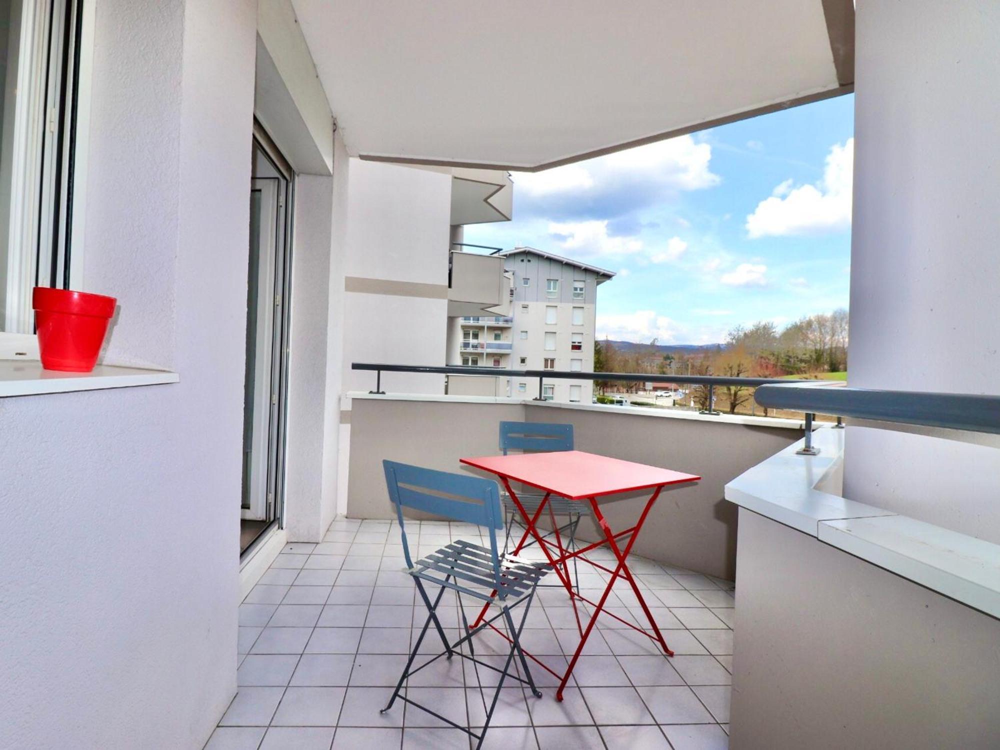 Renove A Avec Terrasse, Proche Commerces Et Parking Prive - Fr-1-432-42 Apartamento *