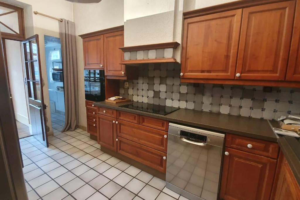 L'authentique Et Spacieux - Vieille Apartment *