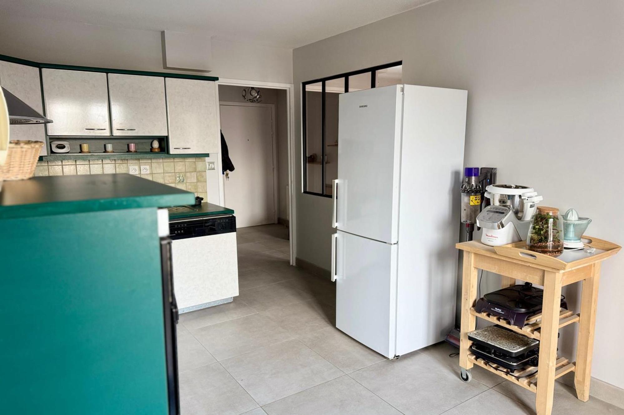 Apartment Spacious With Balcony