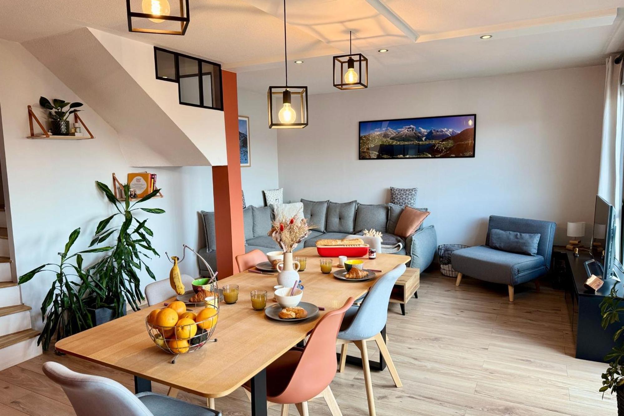 Spacious With Balcony Apartment *