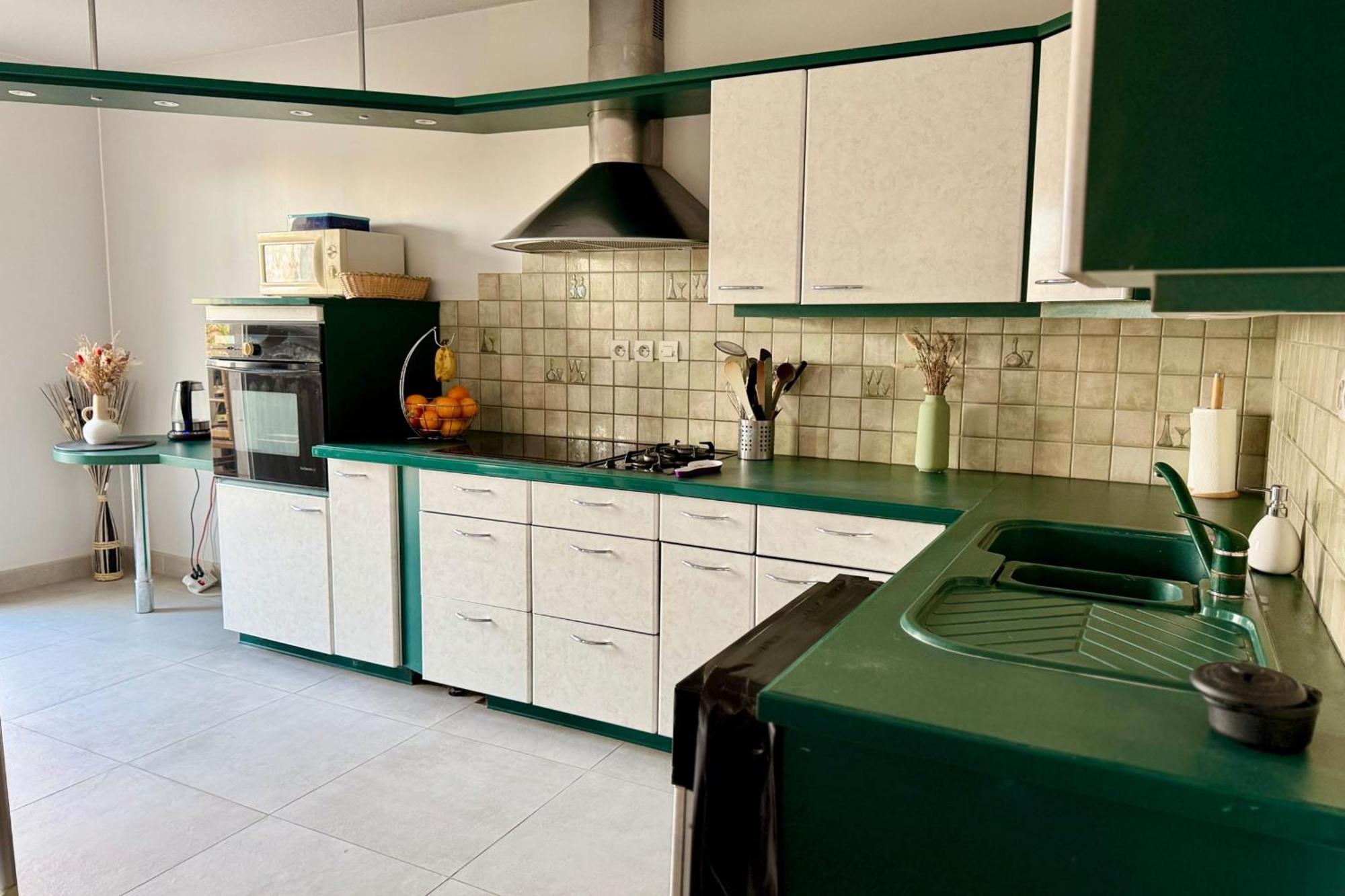 Spacious With Balcony Apartment