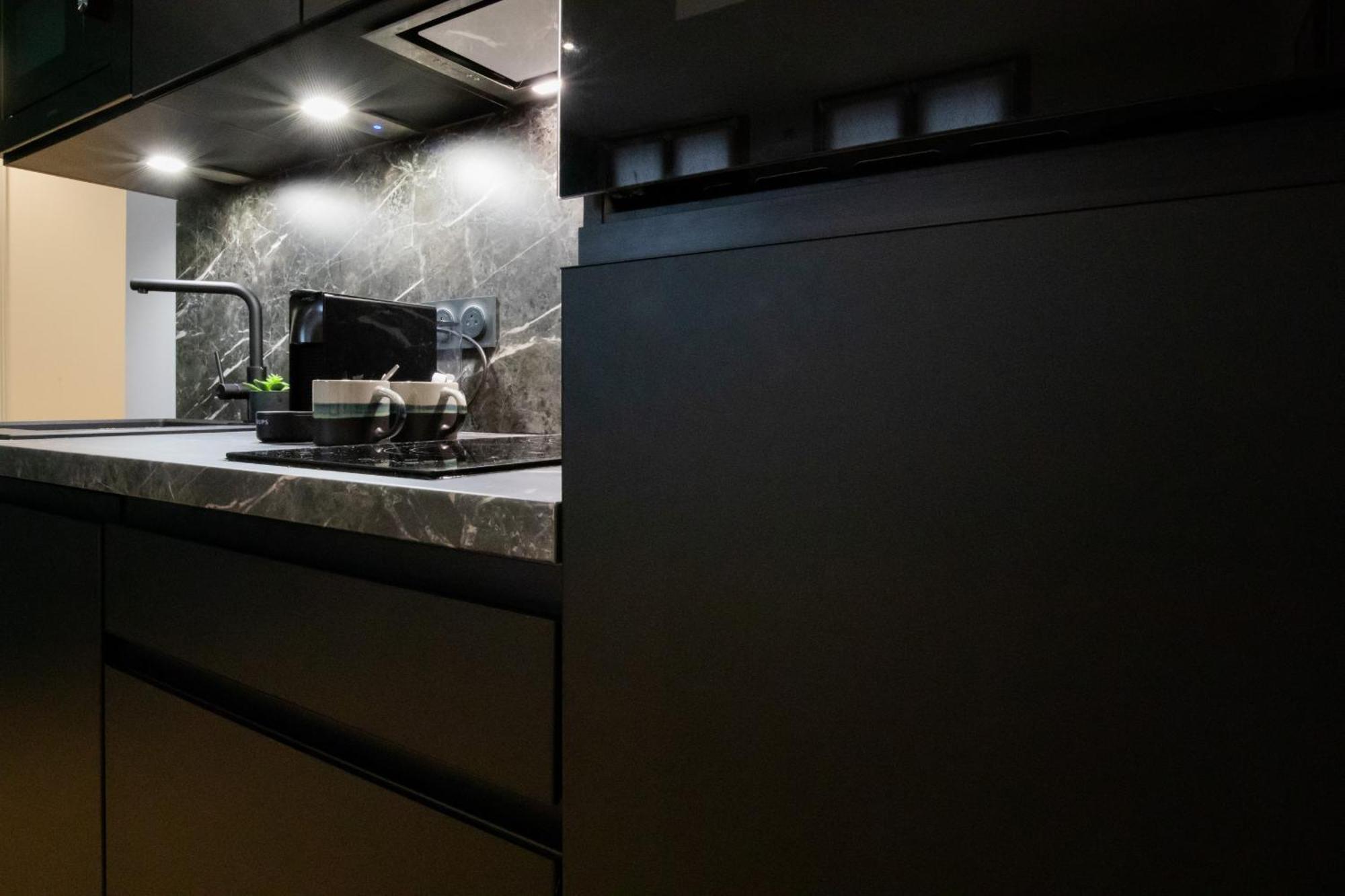 Romeo 300 M Du Jacuzzi Garage *
