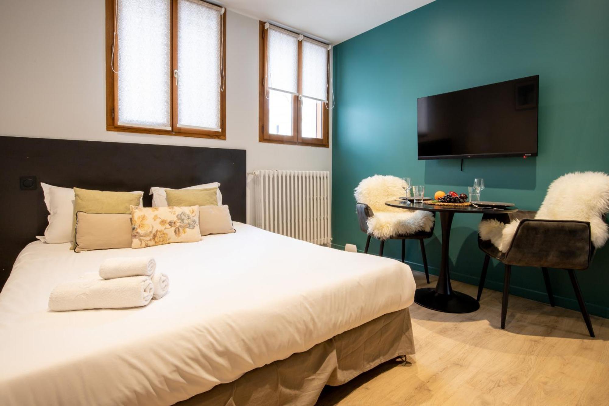 Apartment Romeo 300 M Du Jacuzzi Garage Annecy