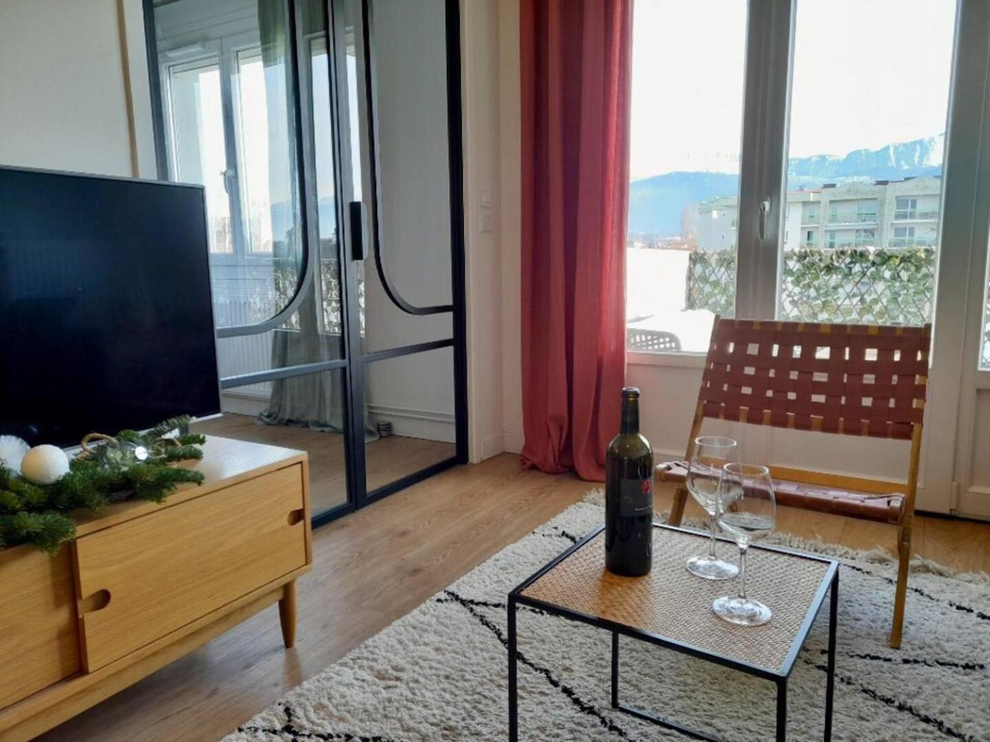 Centre - Balcon Avec Vue - Deco Chaleureuse Annecy