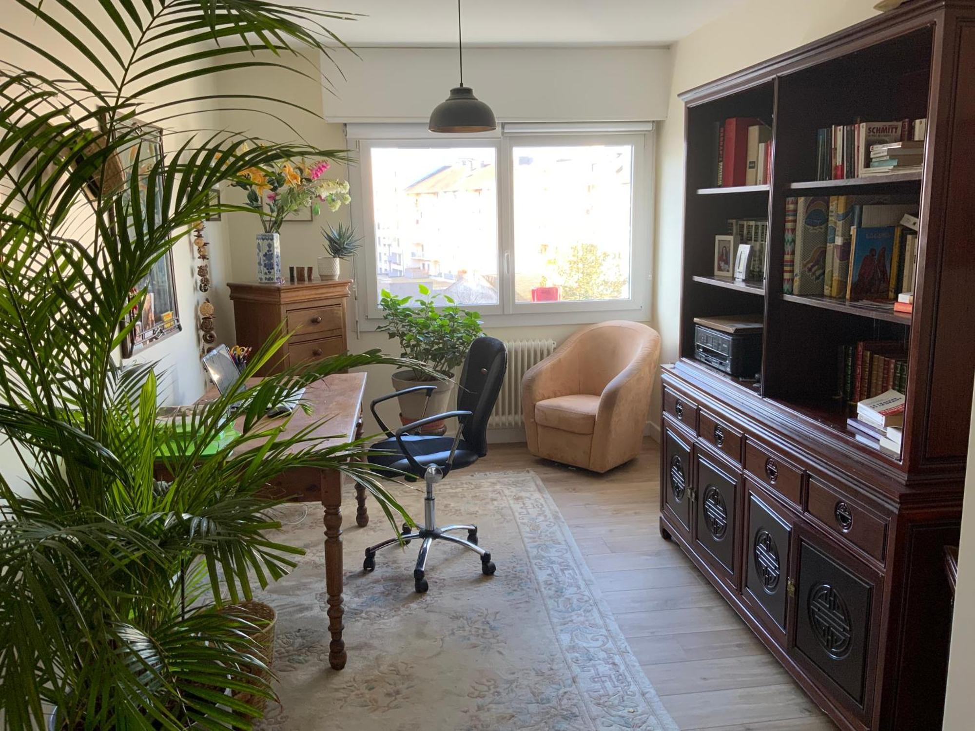 Apartment Sweet Center