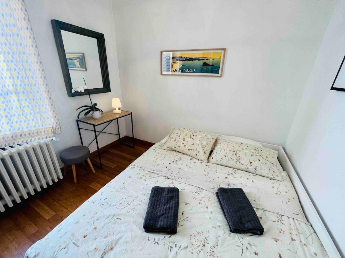 Relaxing 2br With Private Garden, Near The Center *