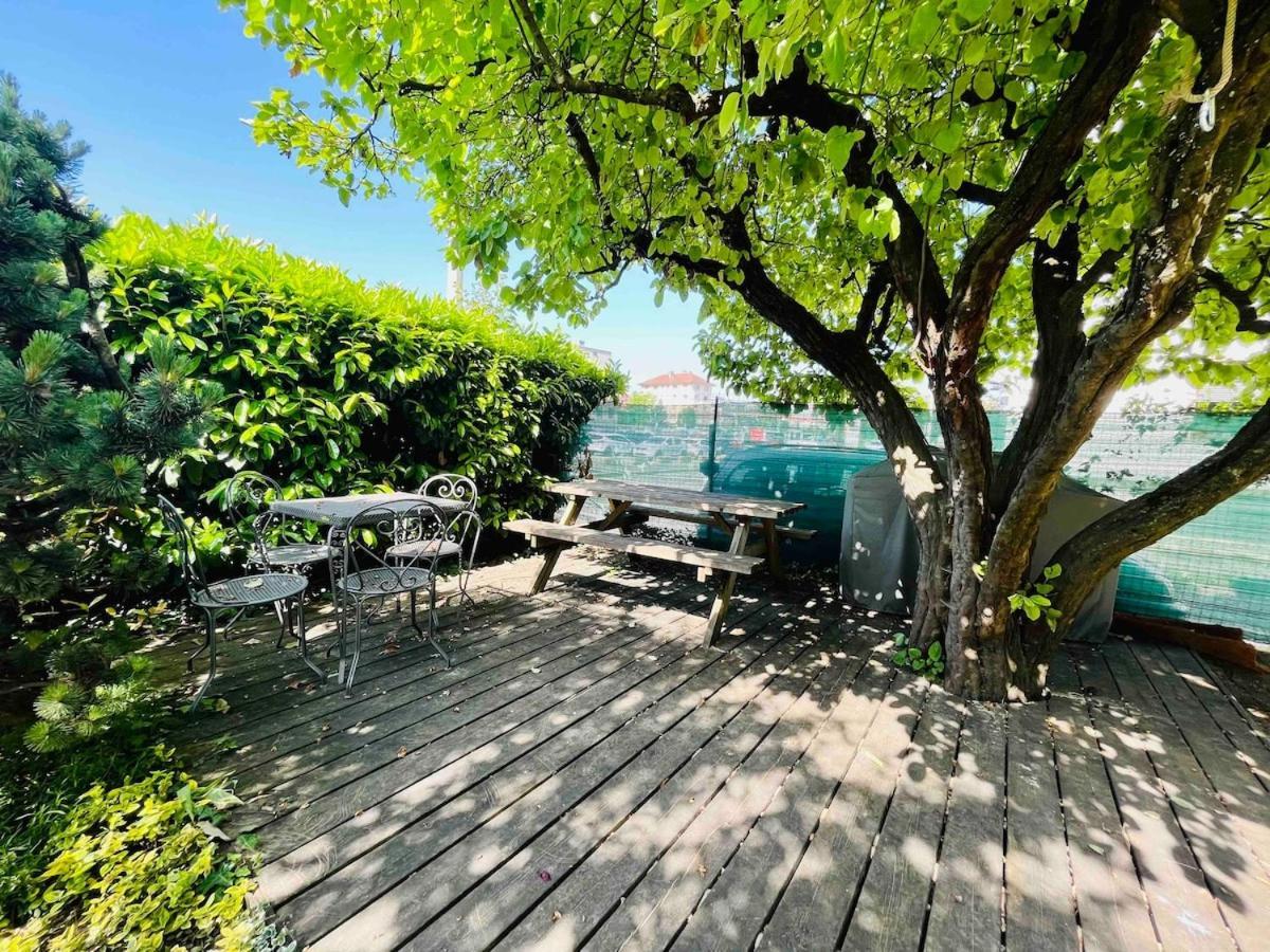 Apartment Relaxing 2br With Private Garden, Near The Center