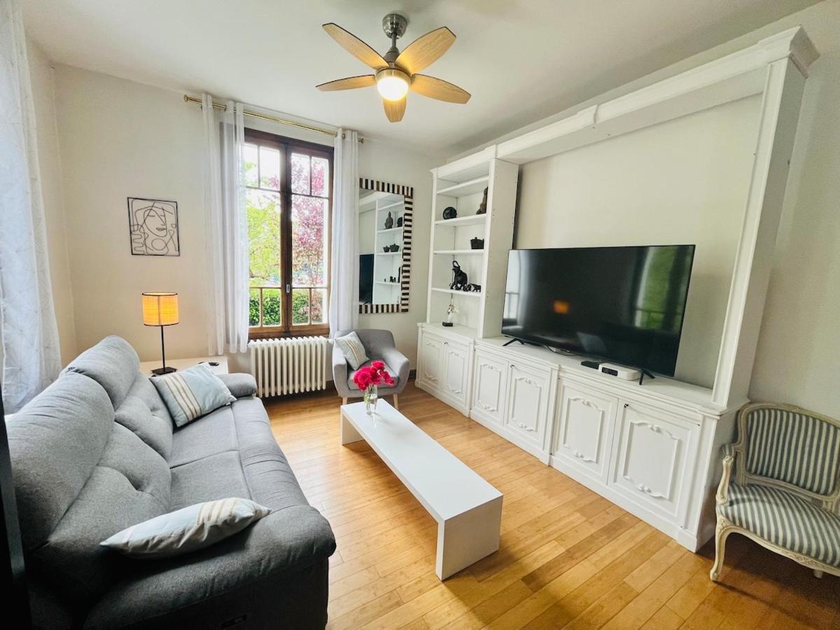 Relaxing 2br With Private Garden, Near The Center *