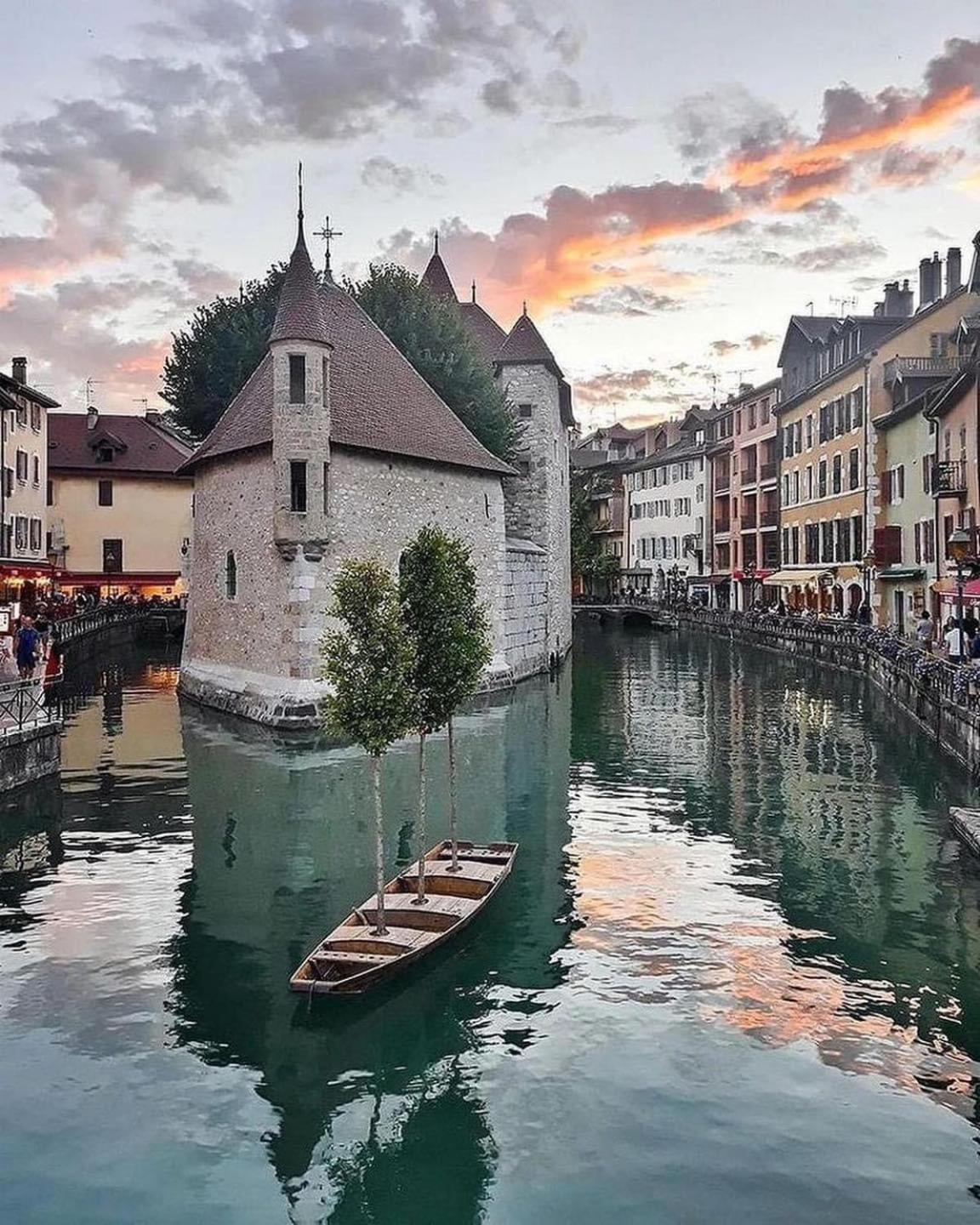 Au Faubourg -old - & Canal 1 Min * Annecy