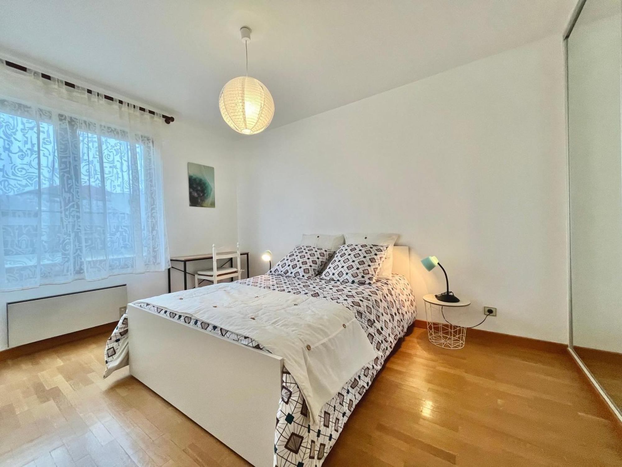 Apartment Spacieux 3 Pieces Proche Centre Annecy, Balcon Et Parking - Fr-1-432-90 *