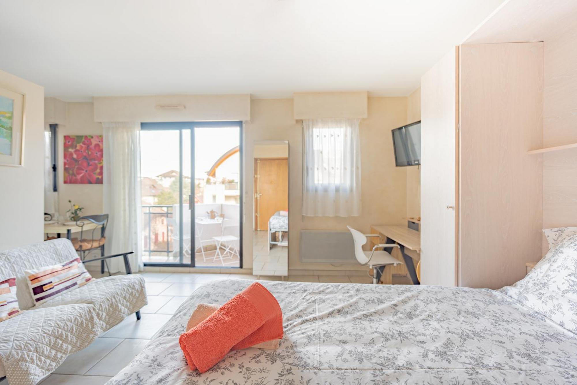 Cozy Studio, Very Close To