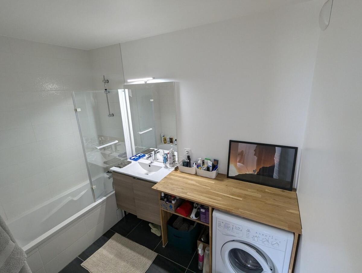 For 2 People In Apartment *