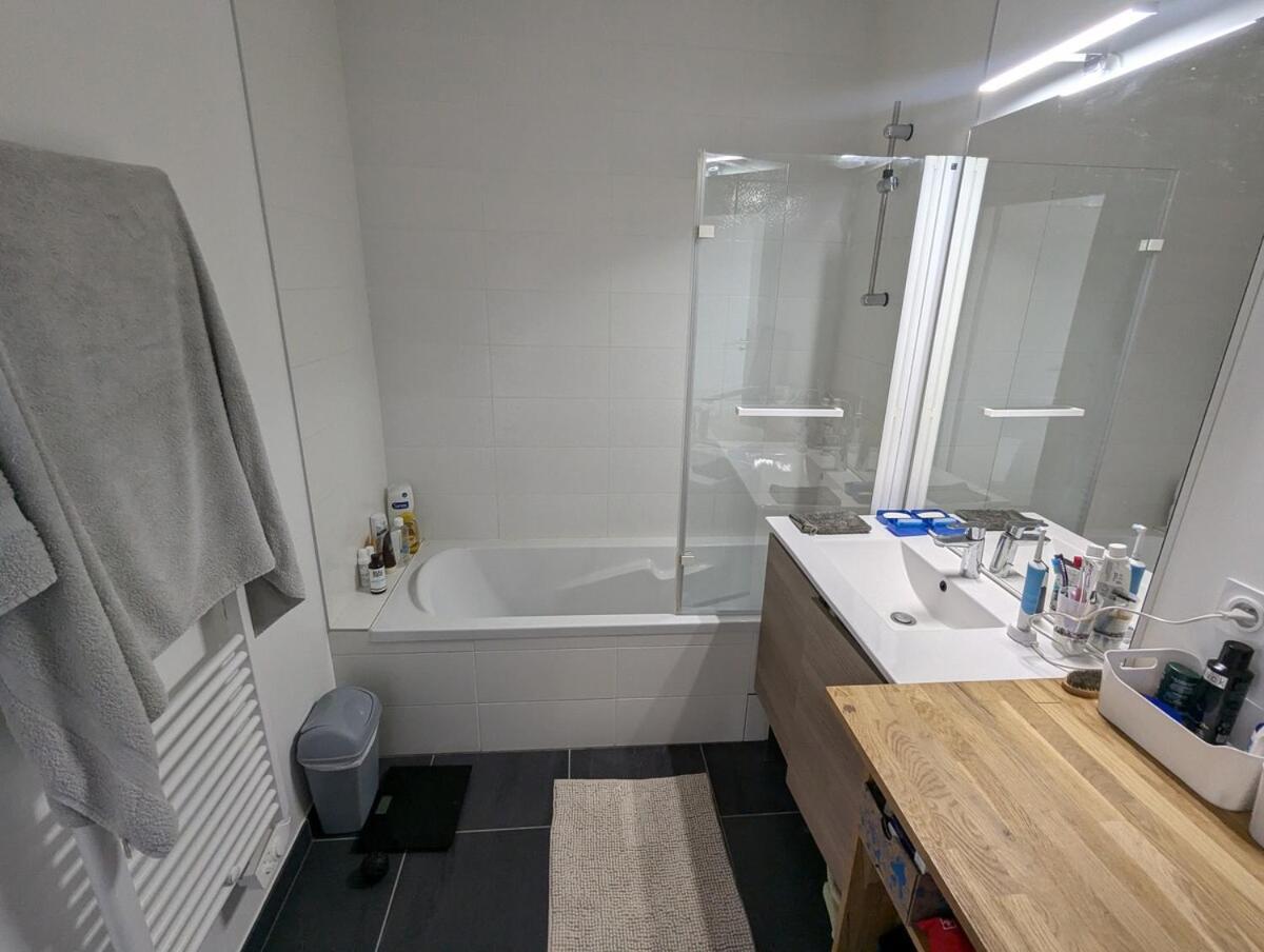 For 2 People In Apartment *
