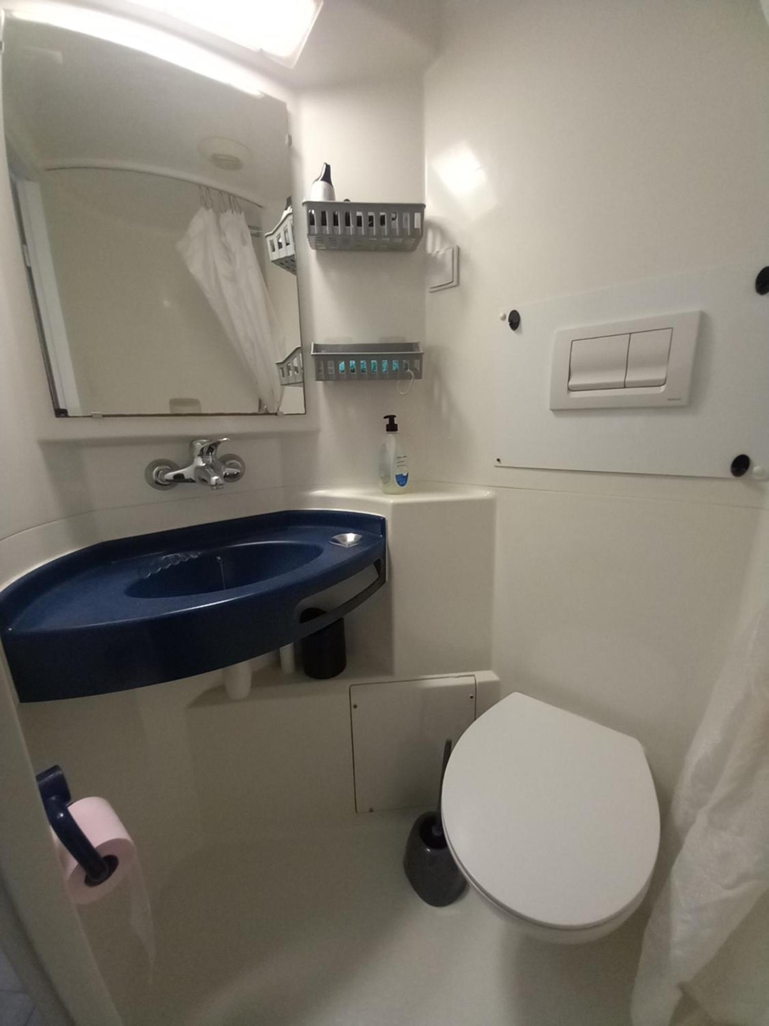 Avec Petite Place De Parking, Centre Ville, Proche Gares Appartement *