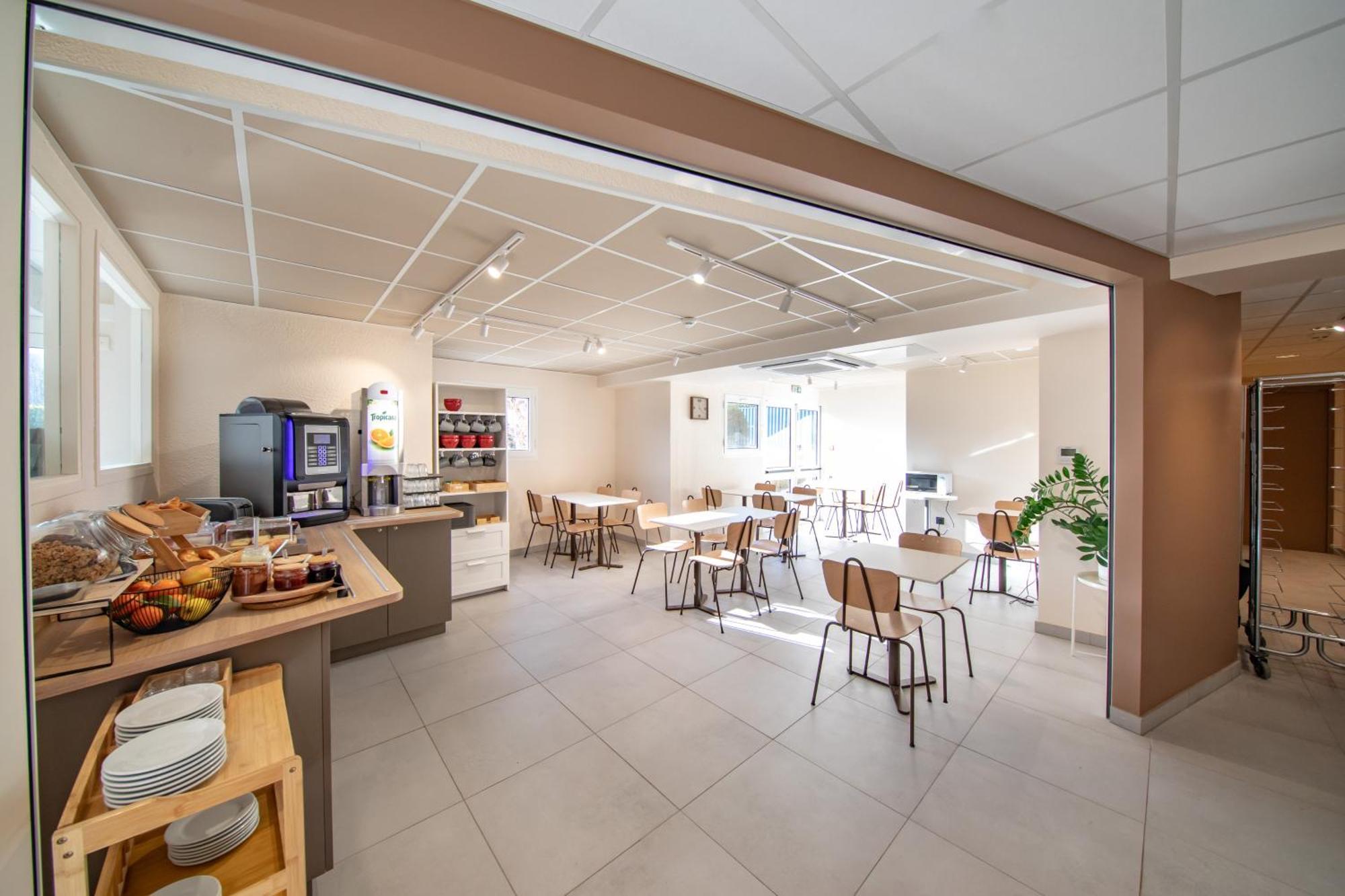 Hotel Premiere Classe Cran-gevrier Renove En 2025 Annecy