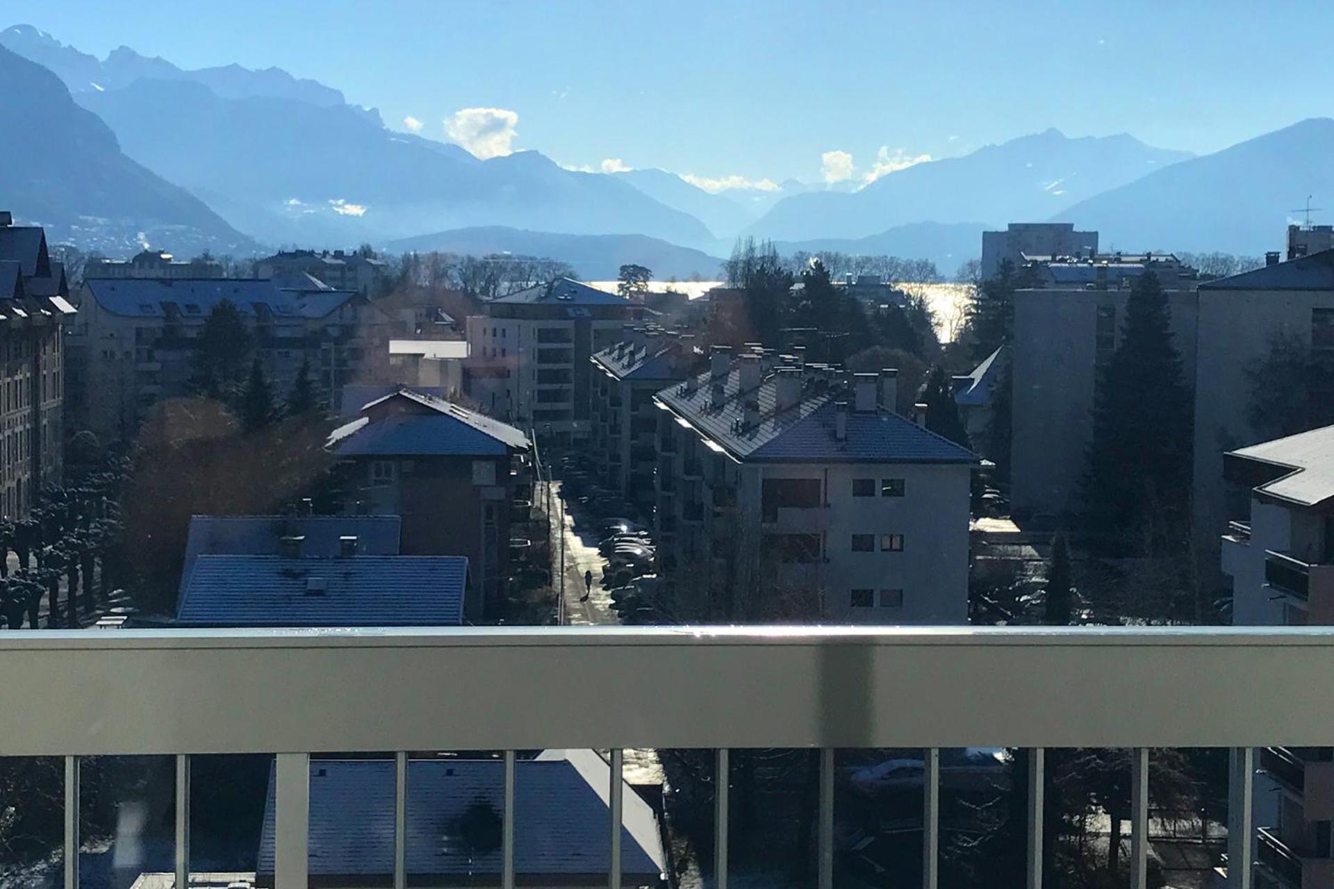 Panorama Stay, Pool, Balcony And Mountain View *