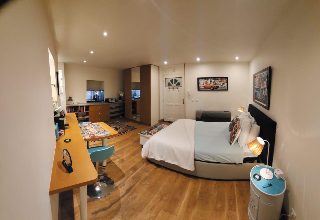 Appartement Highly Recommended Steps From The
