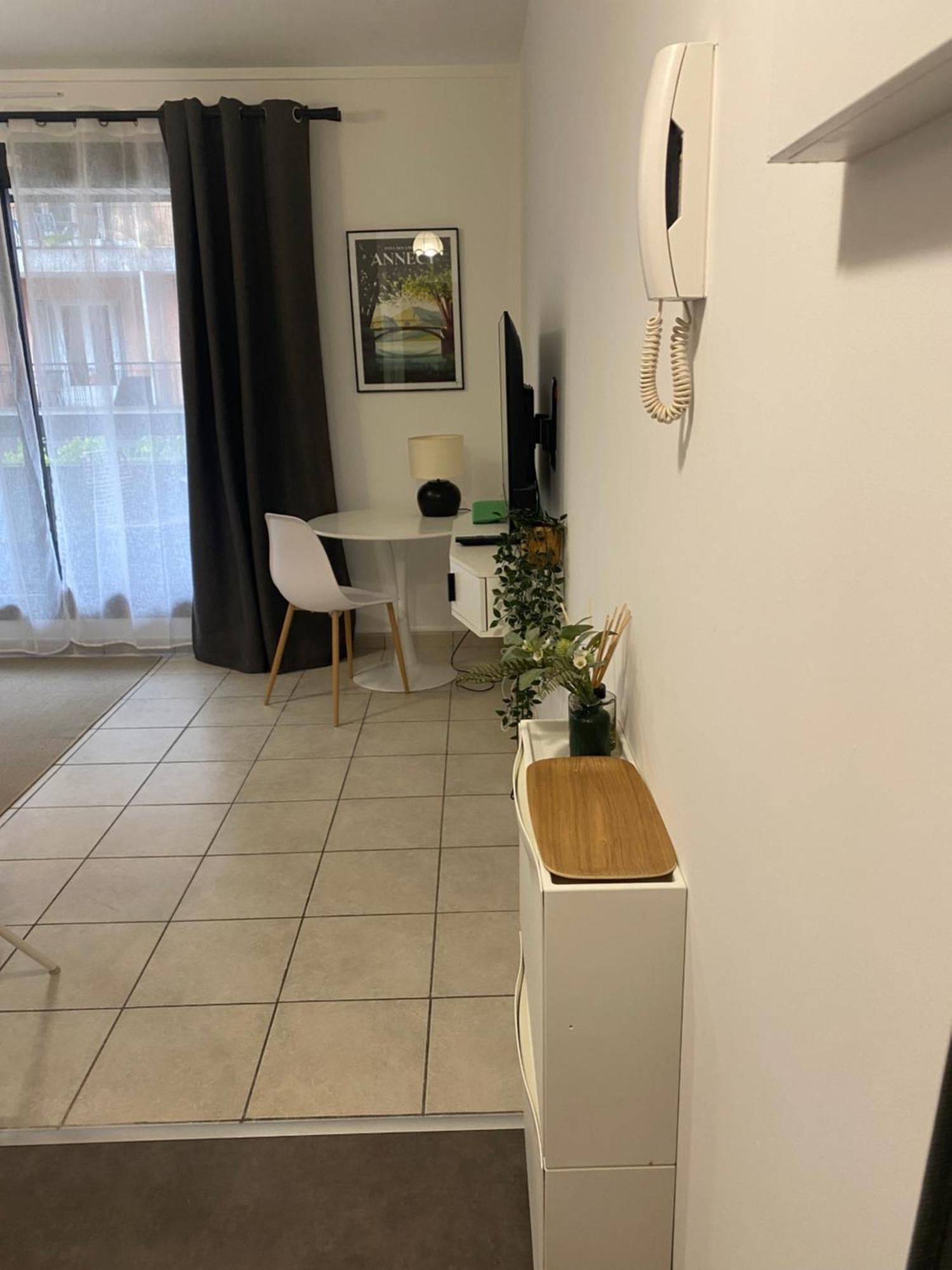 Apartment Centre,