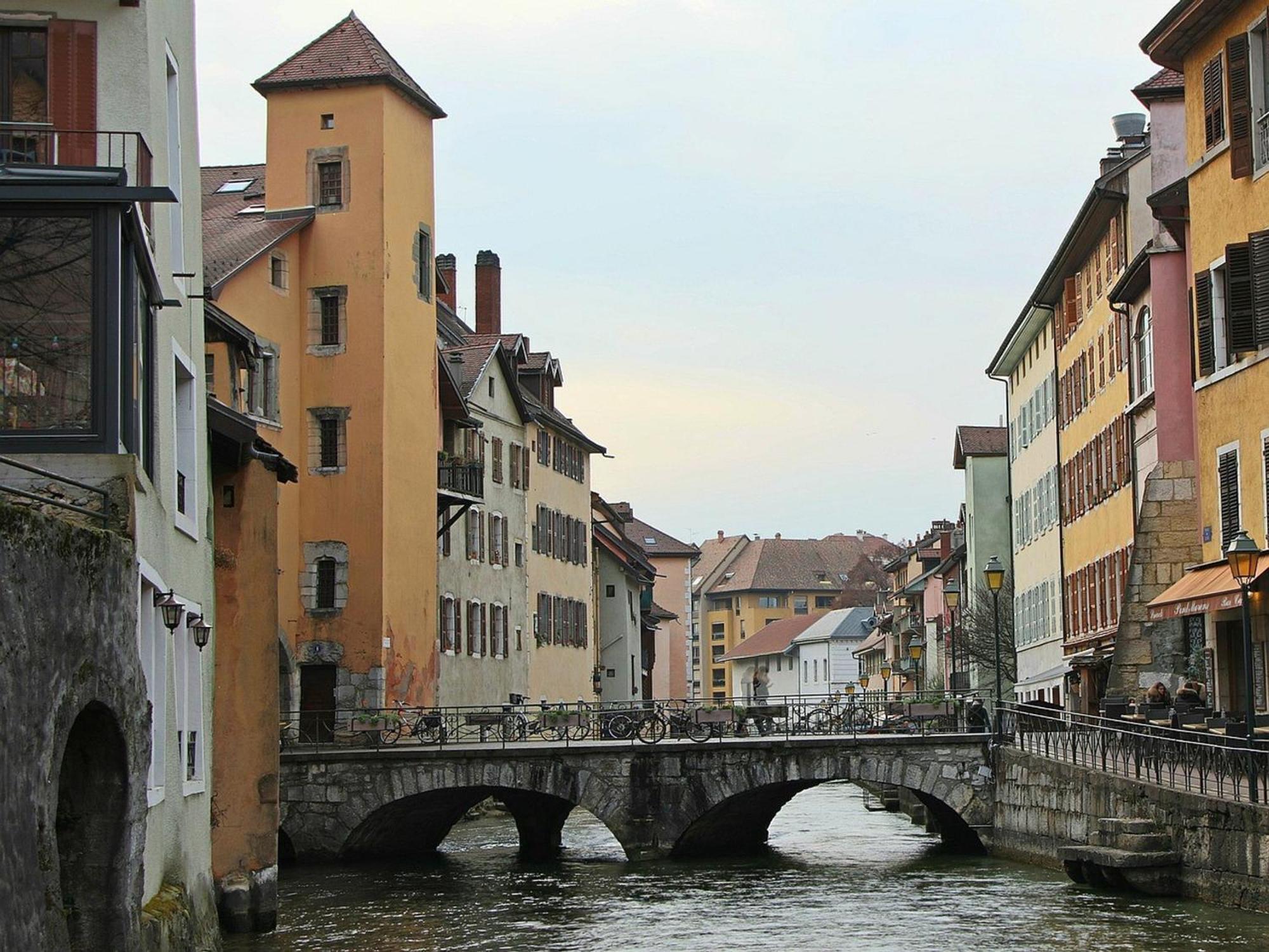 Spacieux 3 Pieces Proche Centre Annecy, Balcon Et Parking - Fr-1-432-90 Apartment