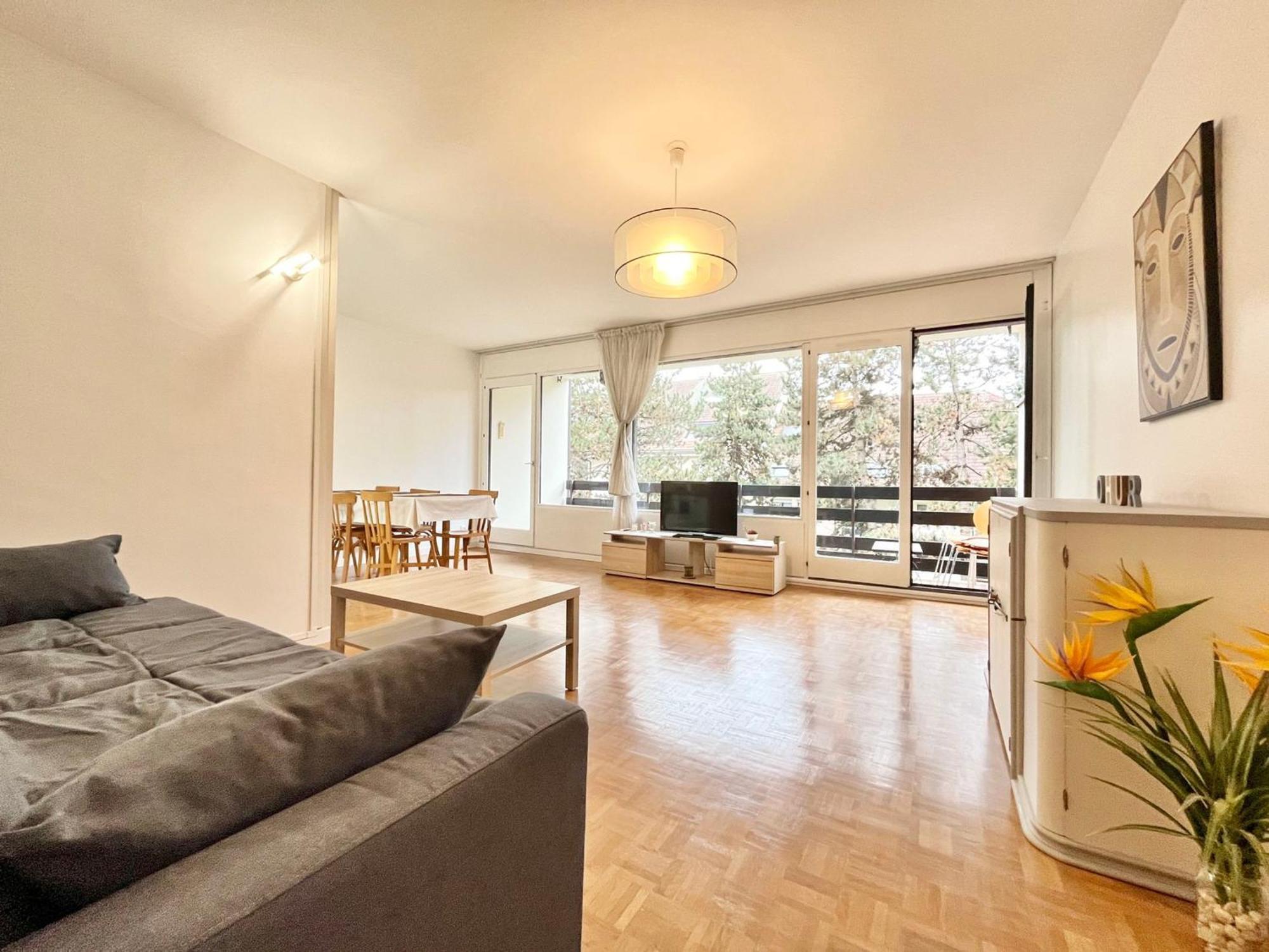 Spacieux 3 Pieces Proche Centre Annecy, Balcon Et Parking - Fr-1-432-90 Annecy