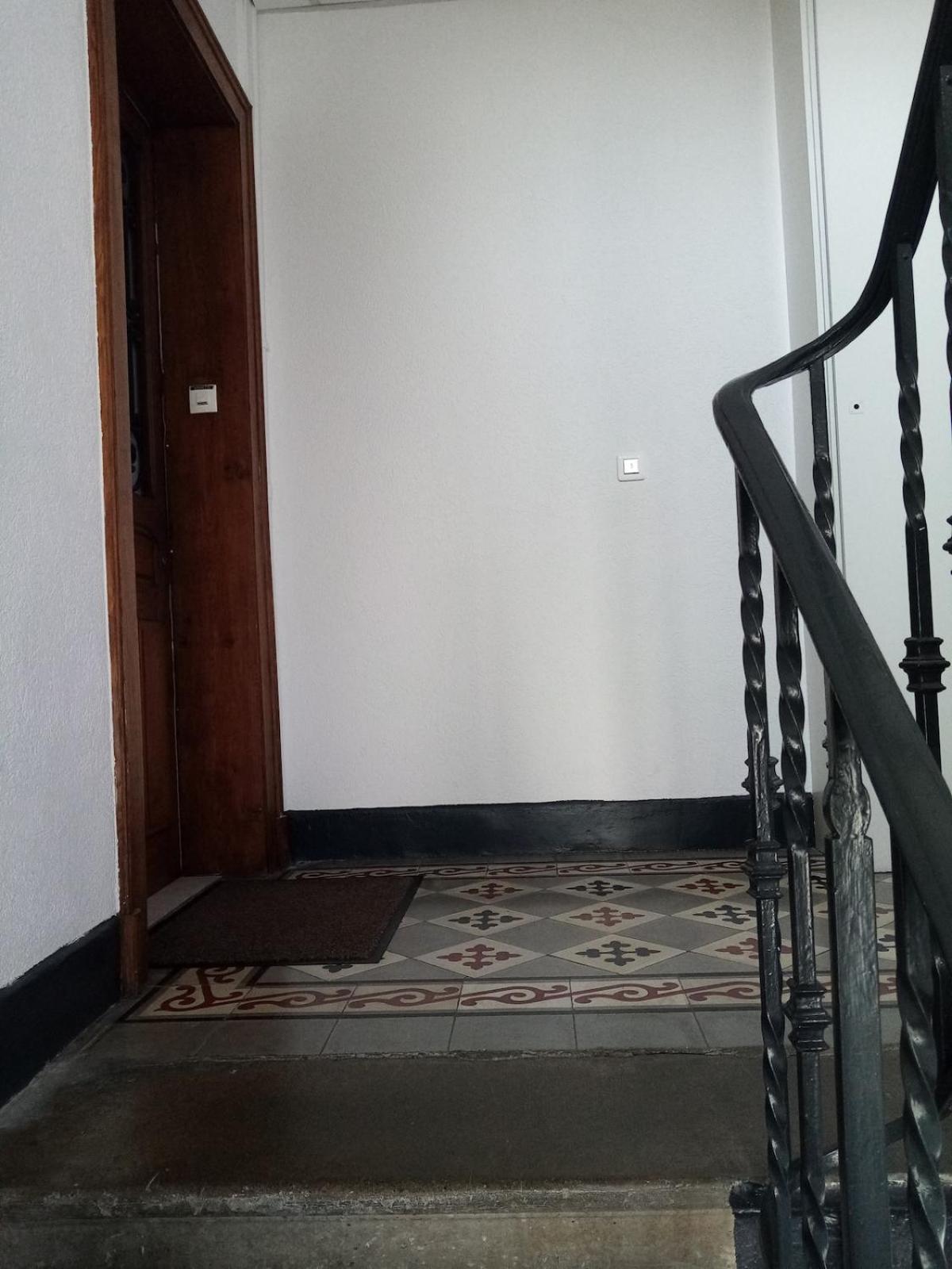 Grand Meuble 70 M2 Centre-ville Proche