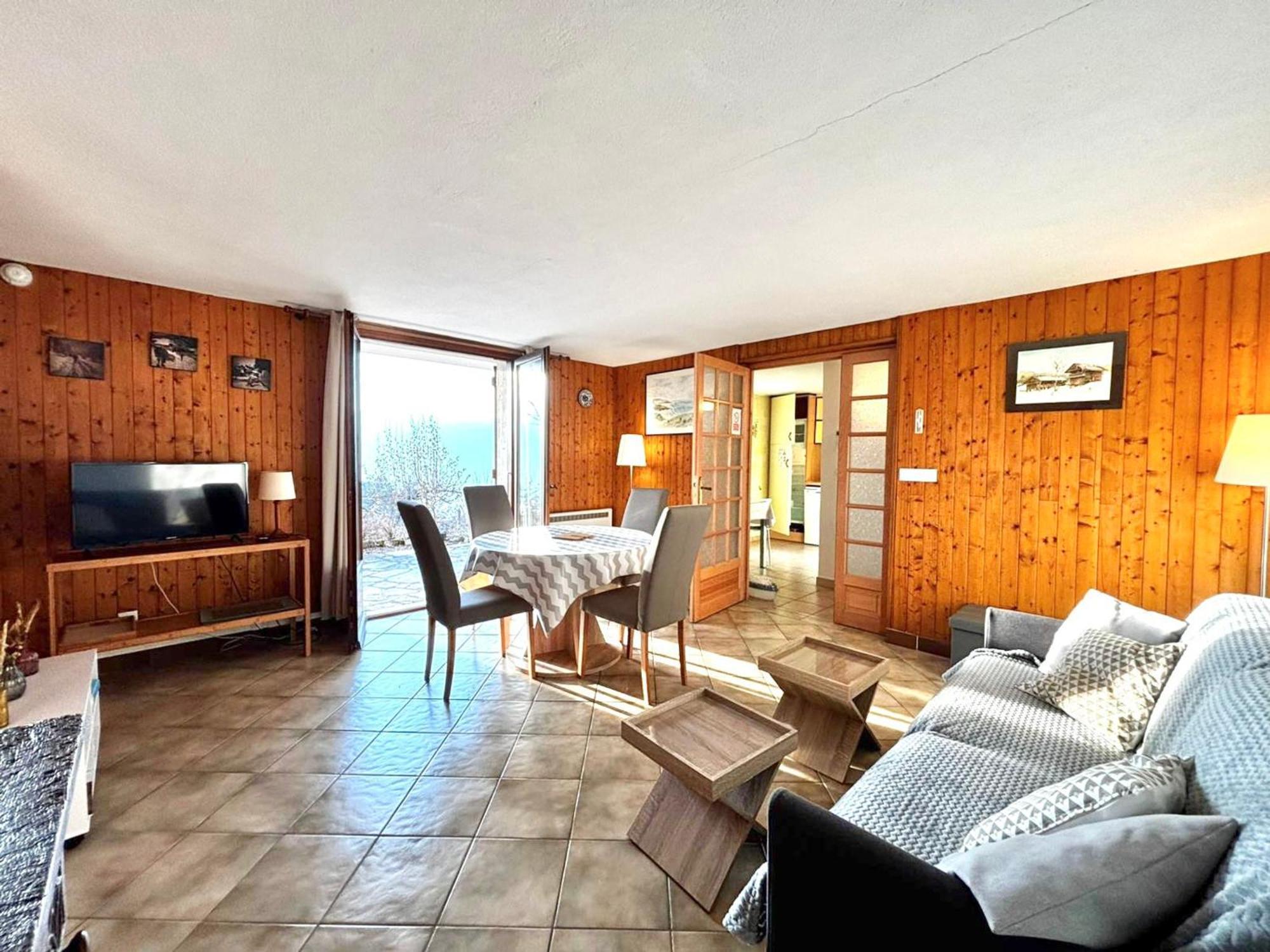 Apartment Confortable Avec Terrasse Et Wifi - Fr-1-432-32 *