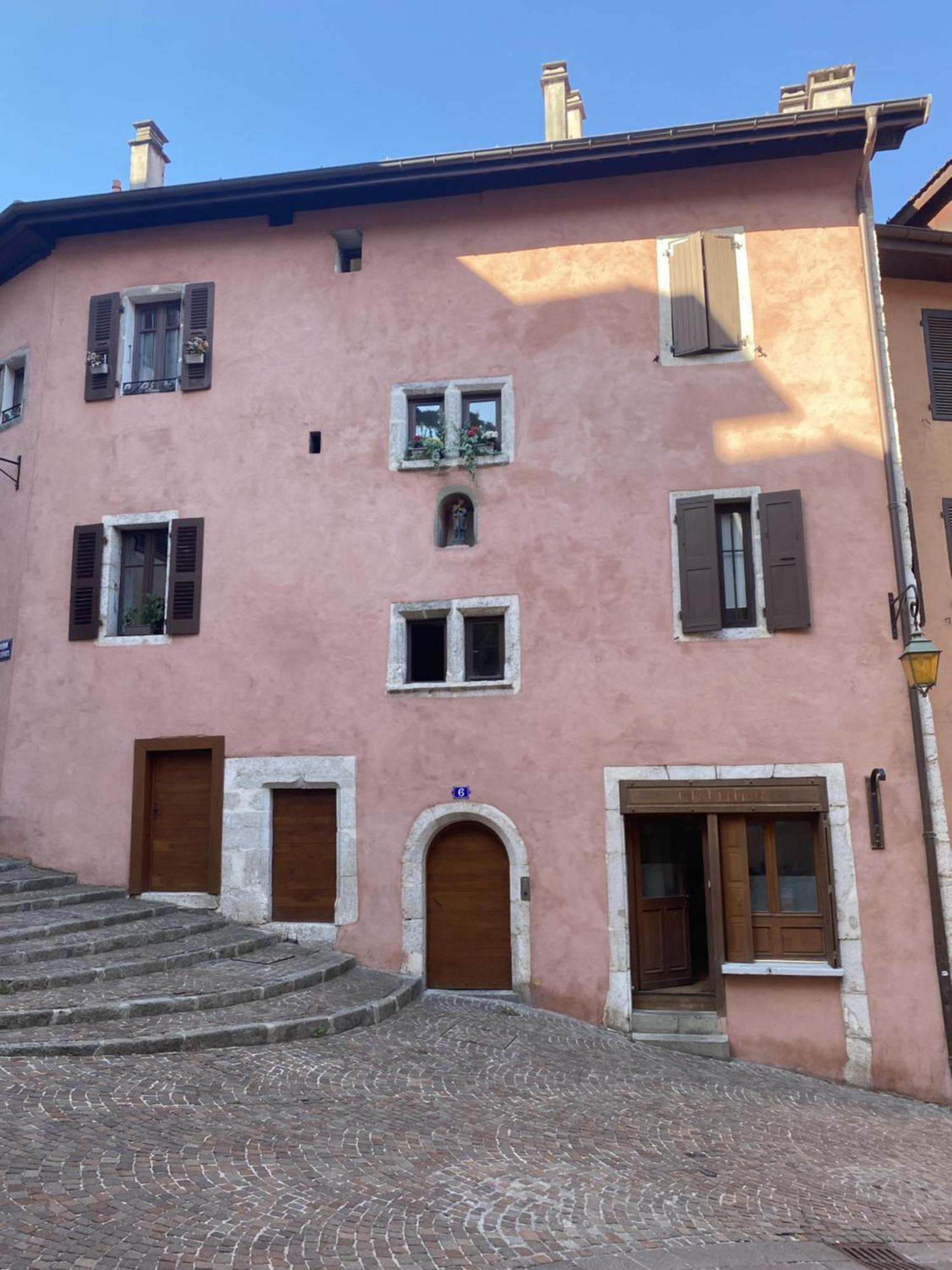 Stylish & Cosy Mezzanine In Historical Old Town Appartement *
