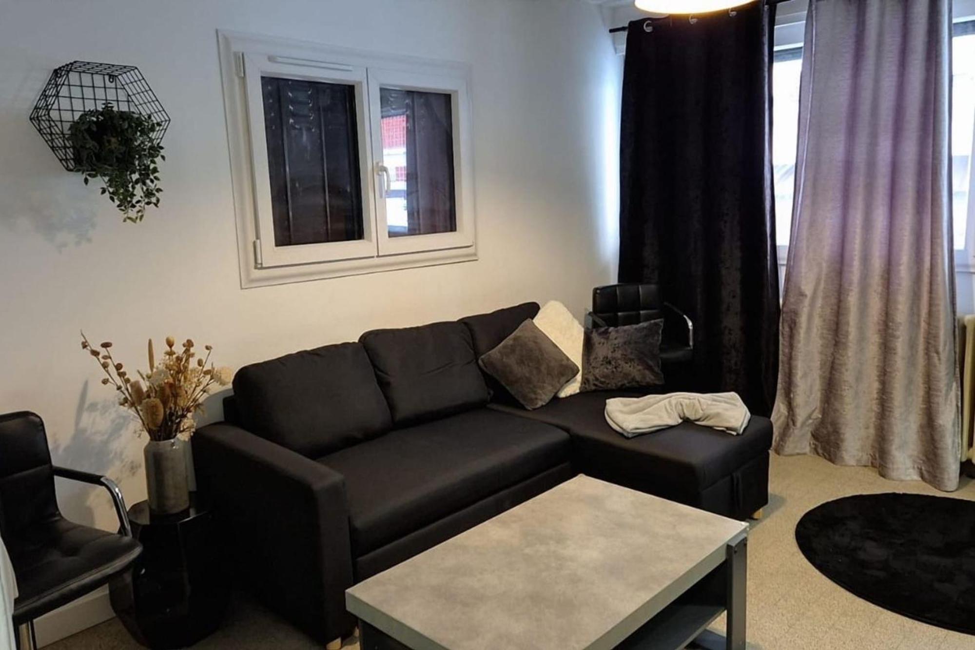 Charming T2 Of 44 M2 Near The Train Station