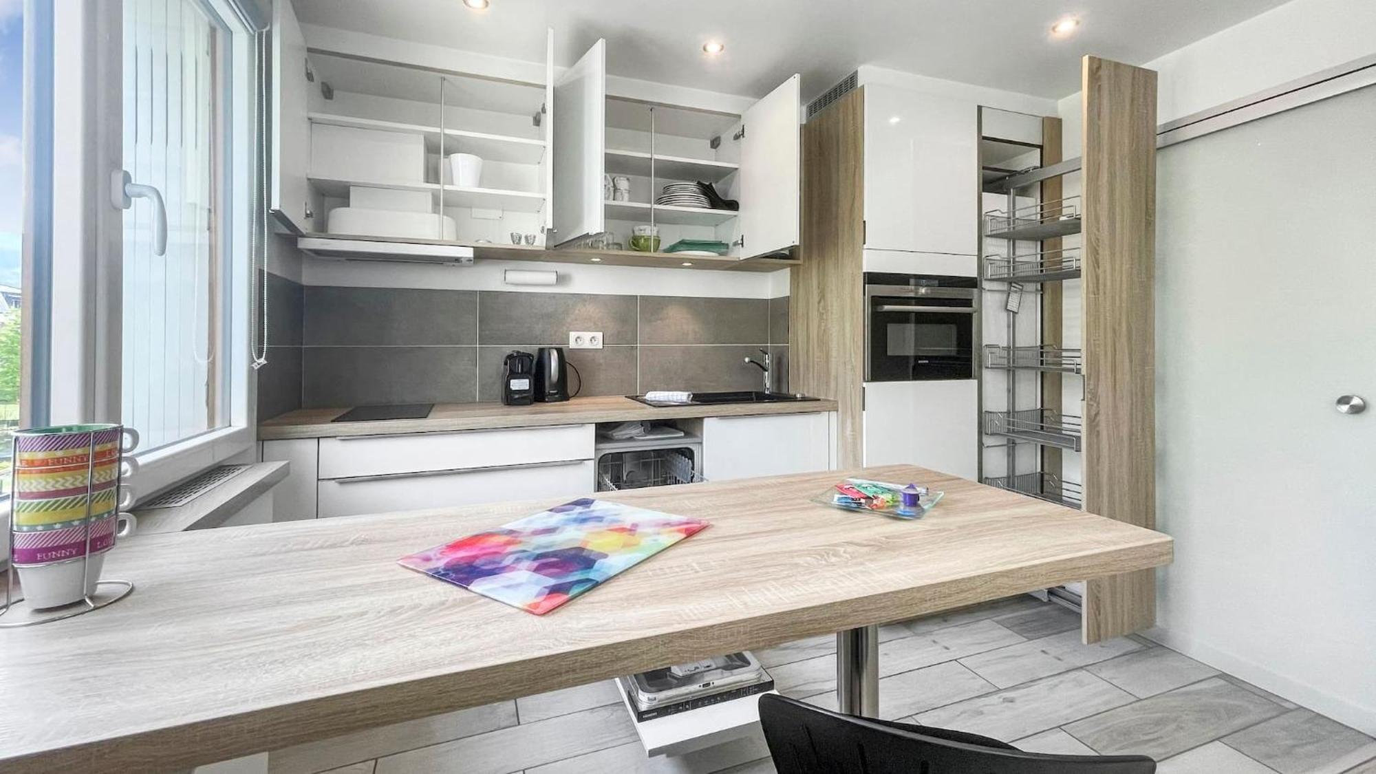 Homey Tidy - New / Proche Centre / Parking Gratuit / Entierement Equipe Apartment *