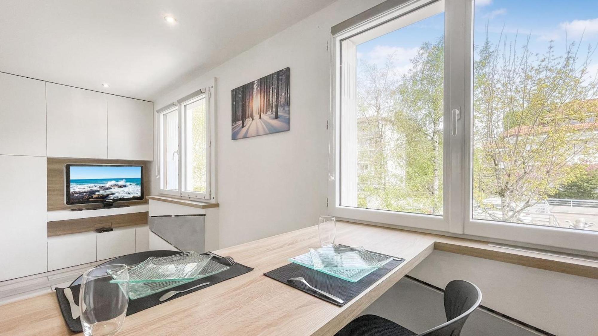 Apartment Homey Tidy - New / Proche Centre / Parking Gratuit / Entierement Equipe *