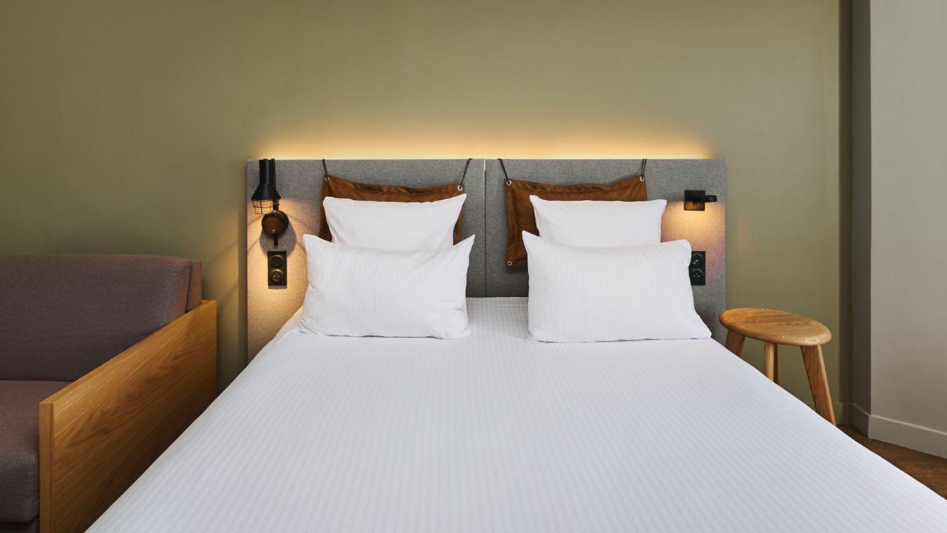 Moxy 3*