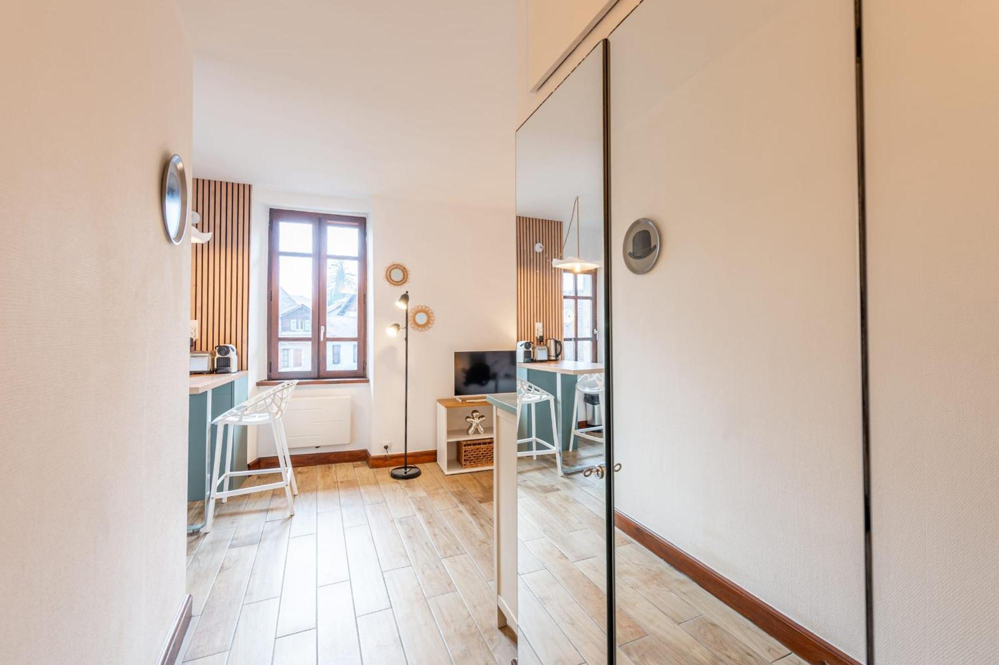 Le Boheme Apartment *