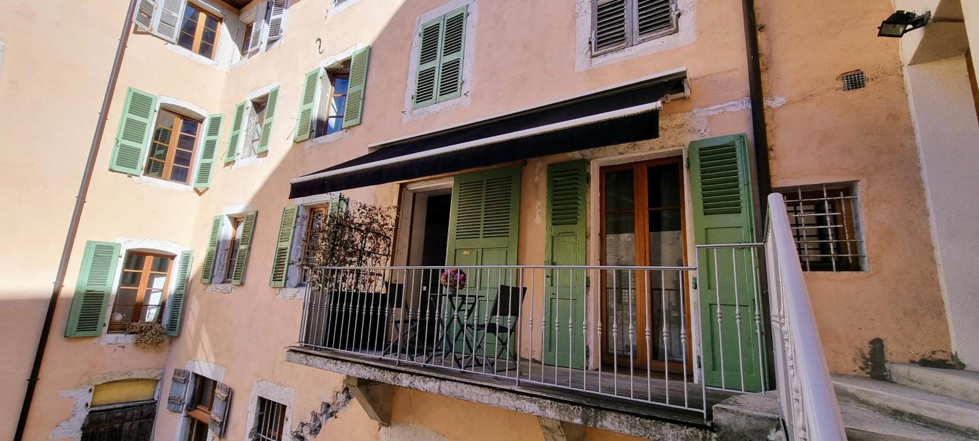 Apartment De Charme Au Coeur De La Vieille *