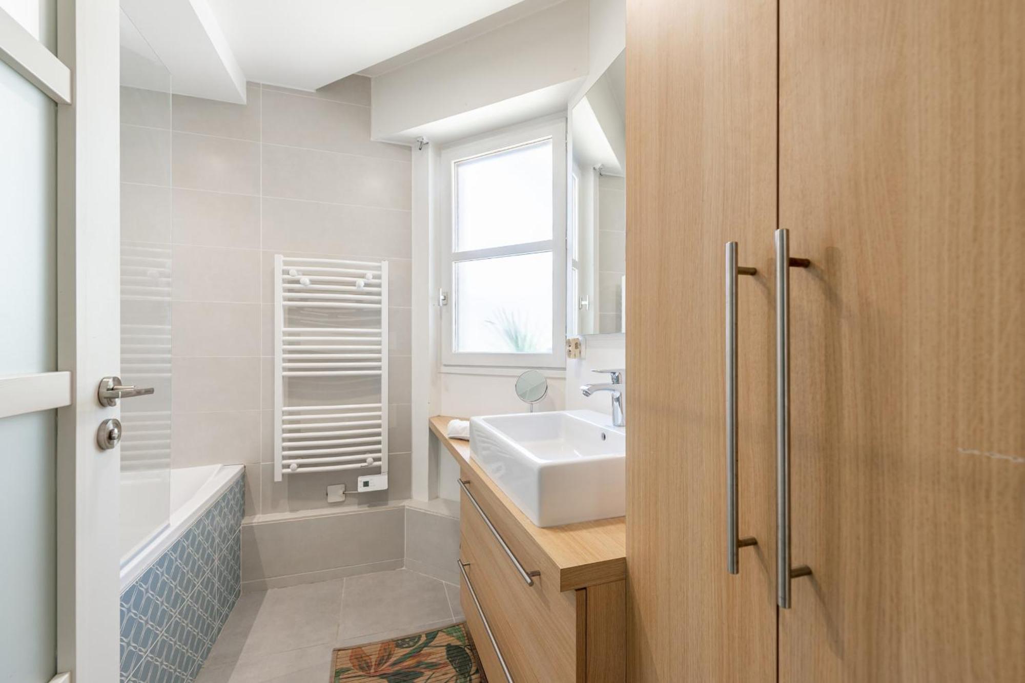 Le Charles - Confortable Proche Du Centre Apartment