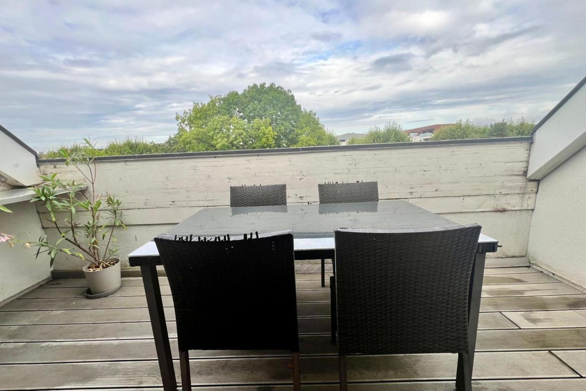 244 - En Duplex Contemporain Et Confortable Proche