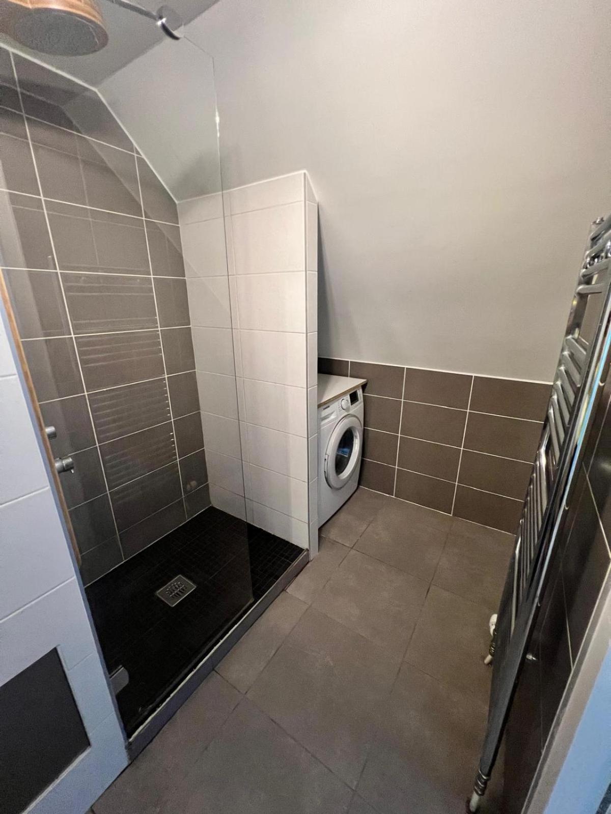 244 - En Duplex Contemporain Et Confortable Proche *