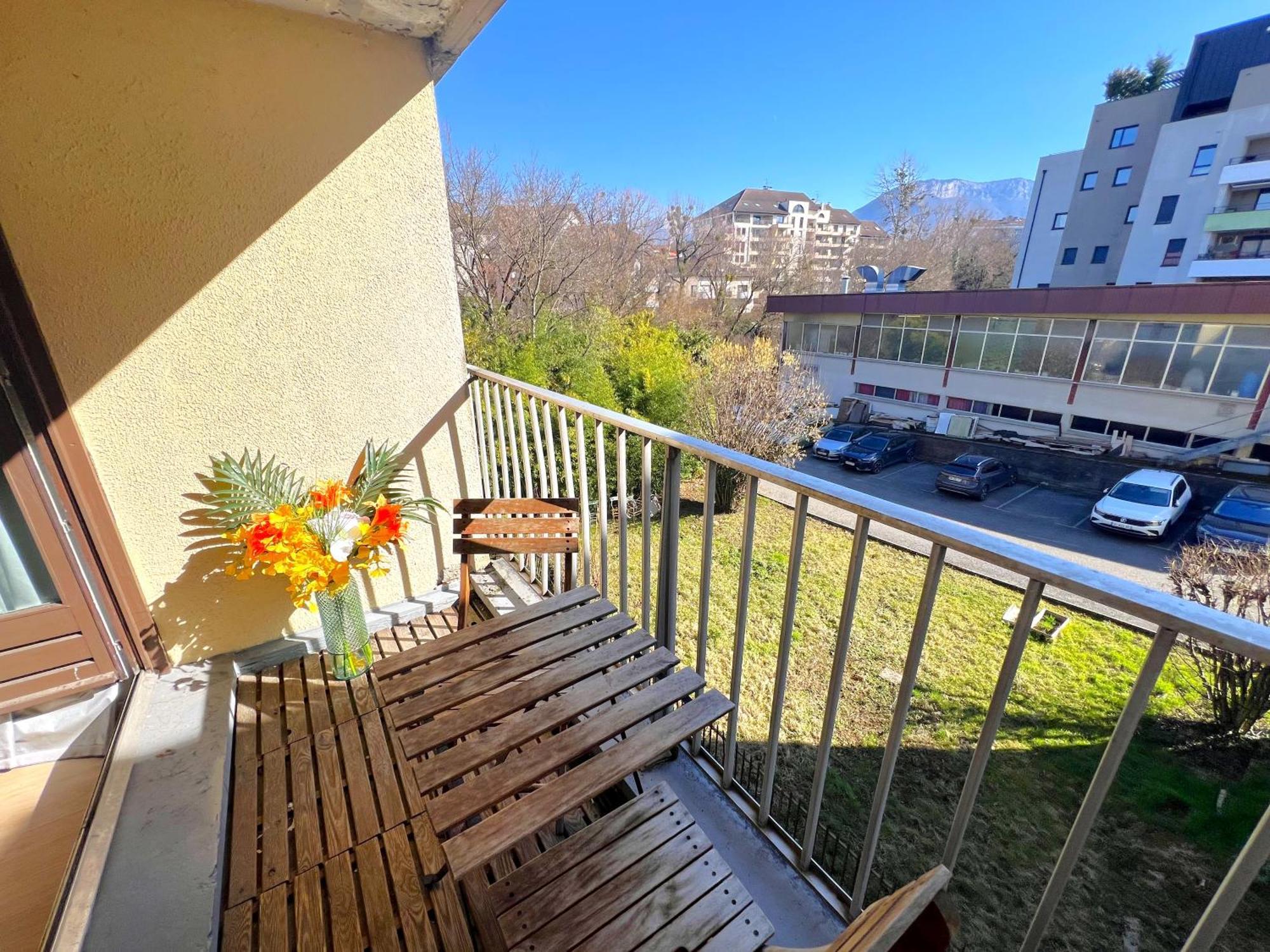 Le Pont Neuf Apartment *