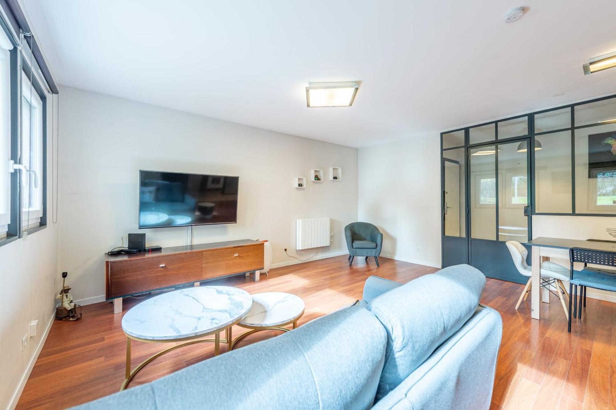 Les Feuillettes Apartment