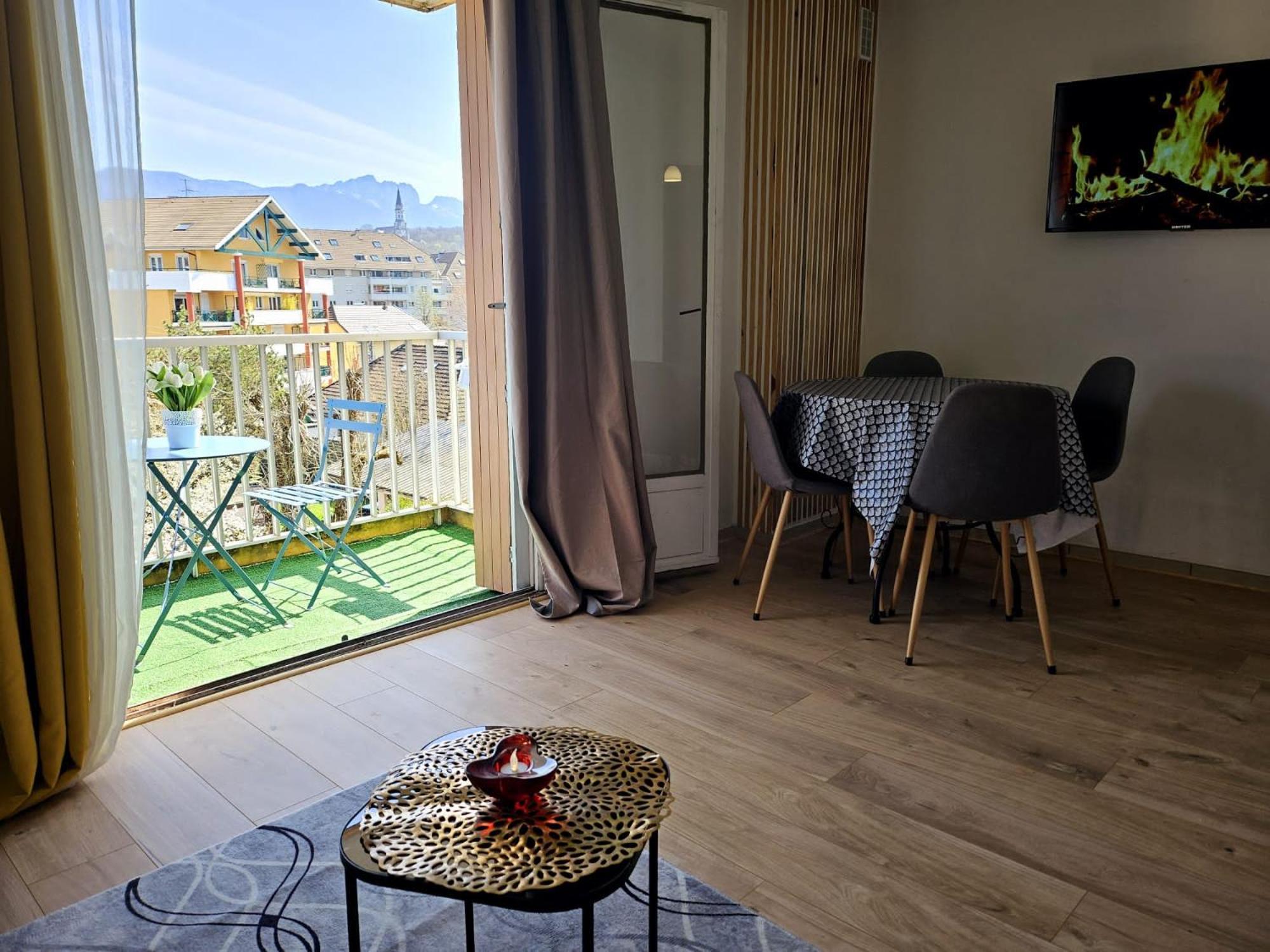 Paradise Near Downtown & Free Parking - Local Bike Annecy