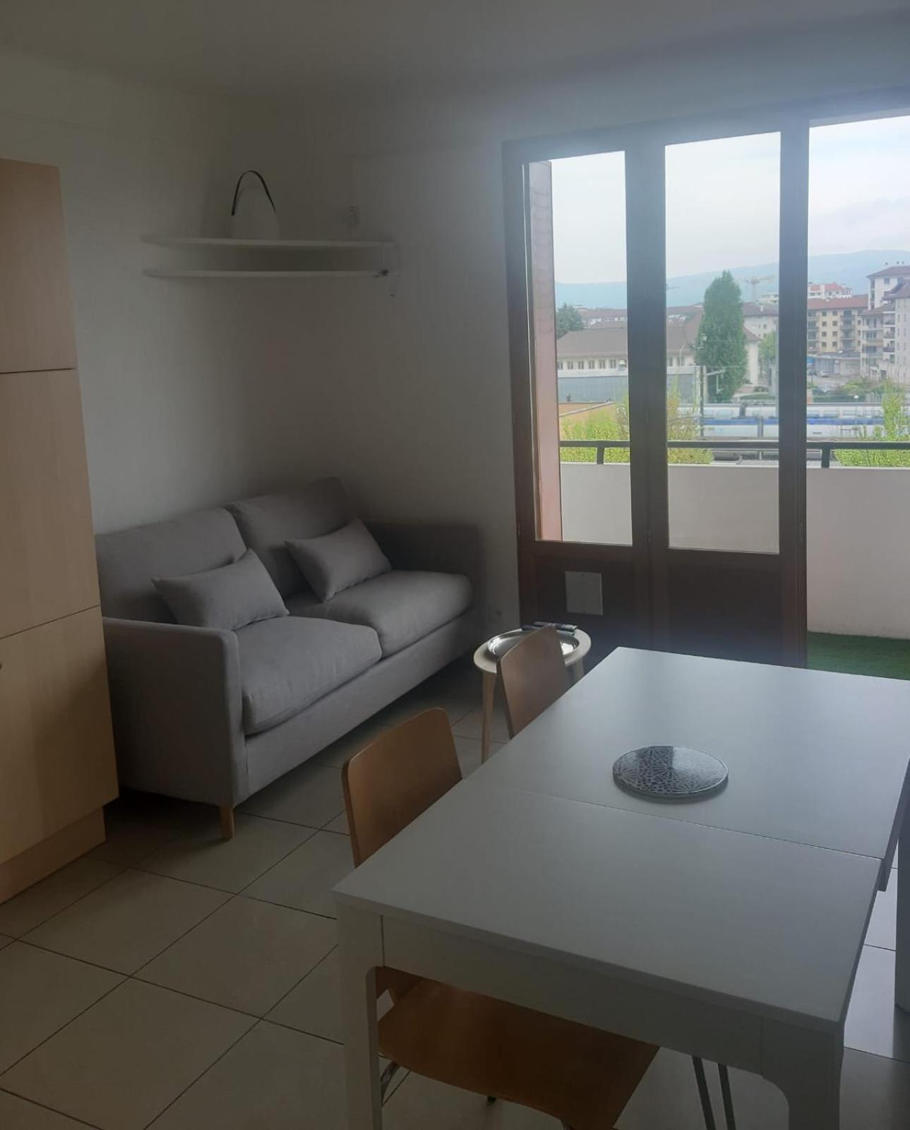 Apartment 3 Quater Avenue De Chevesnes *