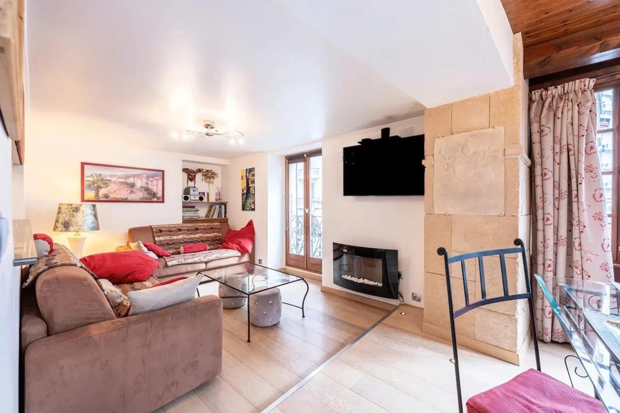 Chaleureux A 63 M² Cheminee Annecy