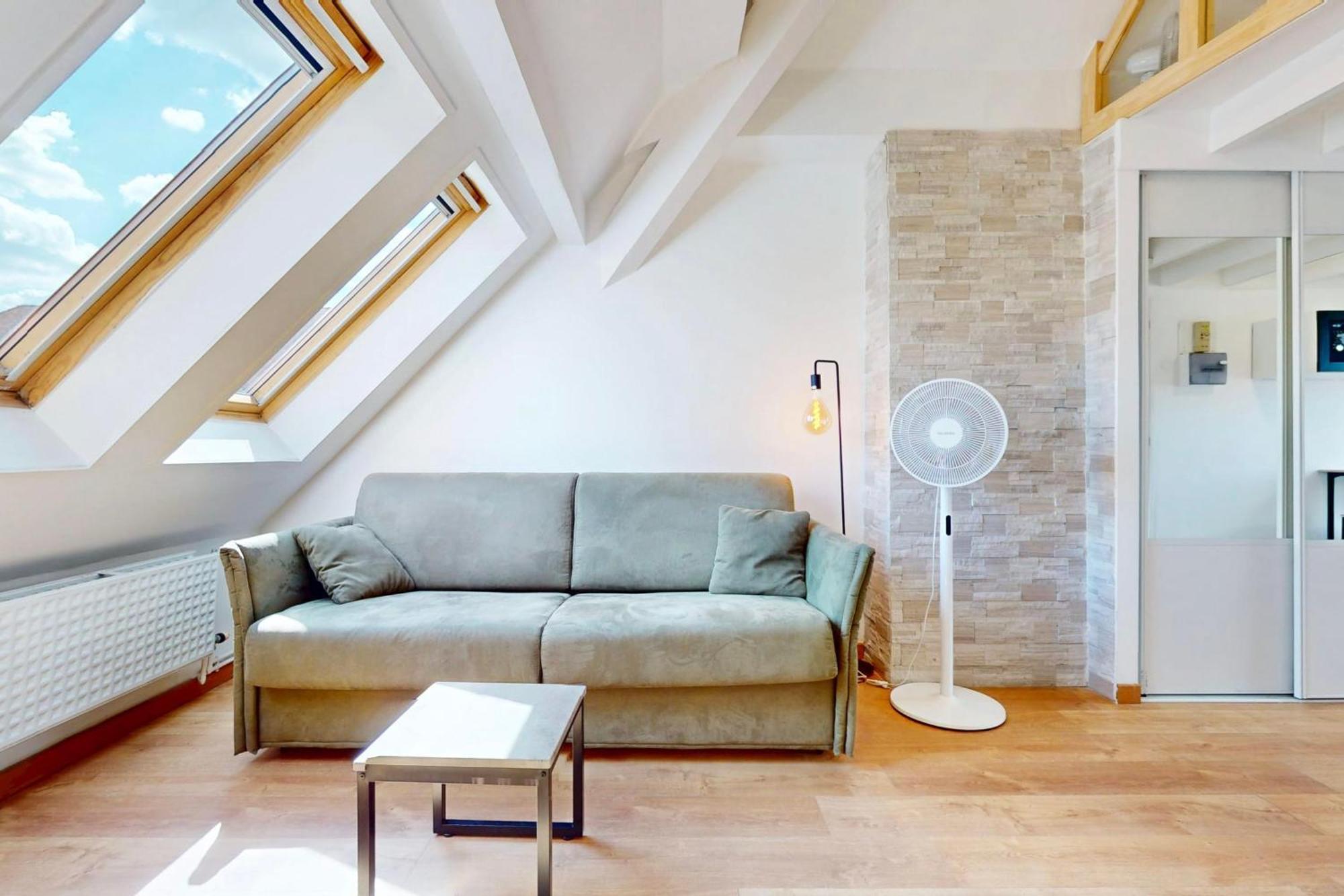 Le Supernova - With Mezzanine In The Heart Of The * Annecy