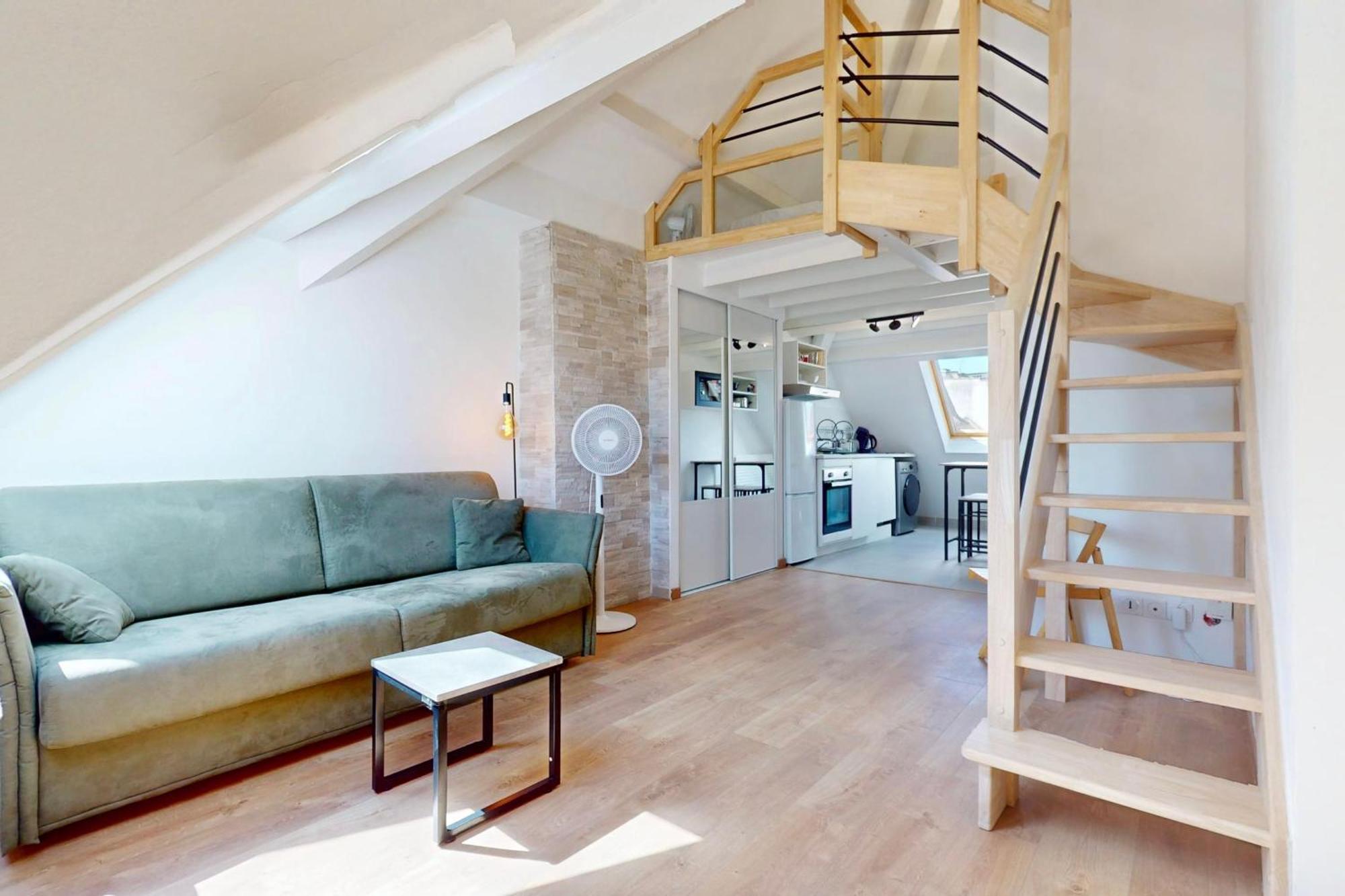 Le Supernova - With Mezzanine In The Heart Of The
