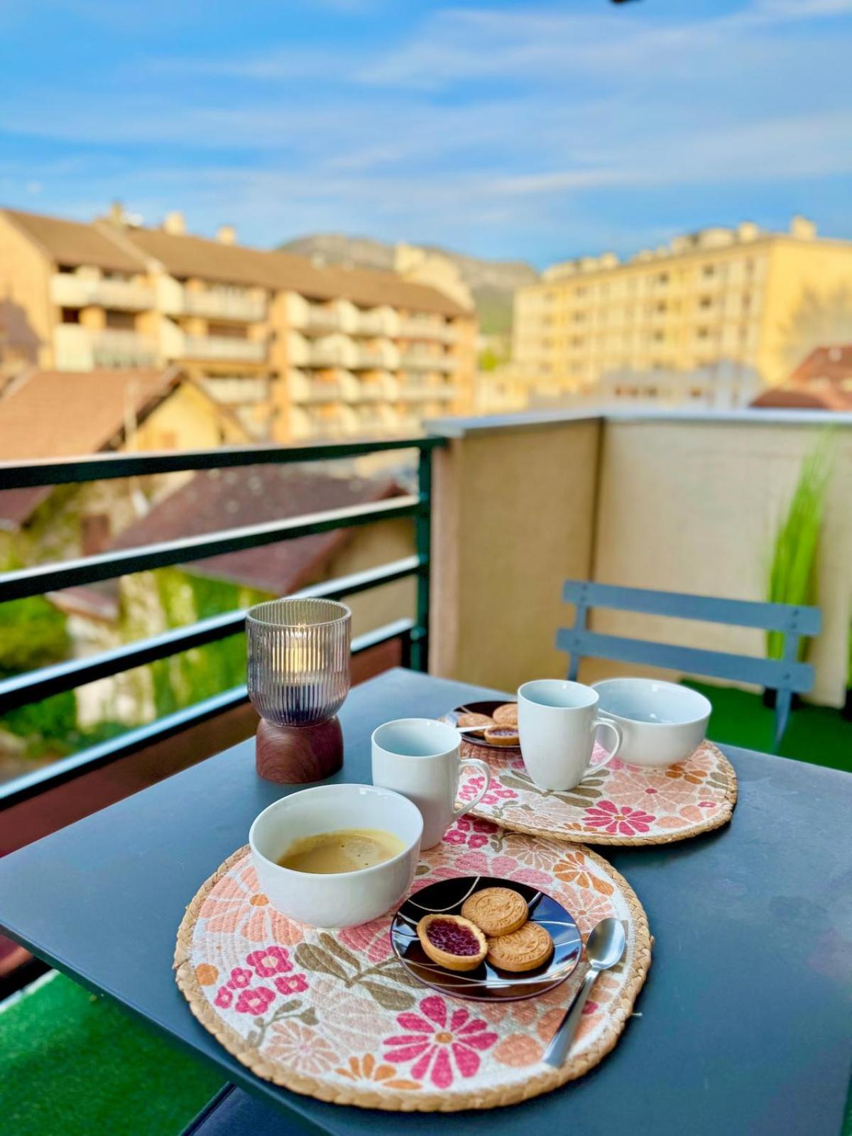 Cozy With Terrace Annecy