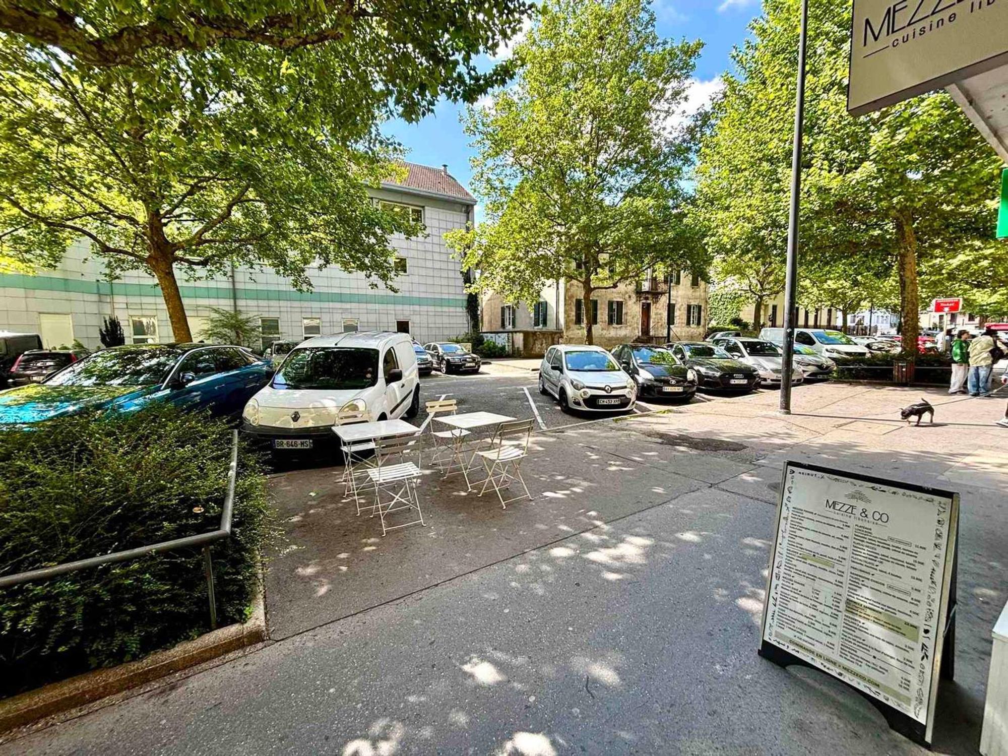 A Avec Balcon, Garage, Proche Centre Historique Et - Fr-1-432-49
