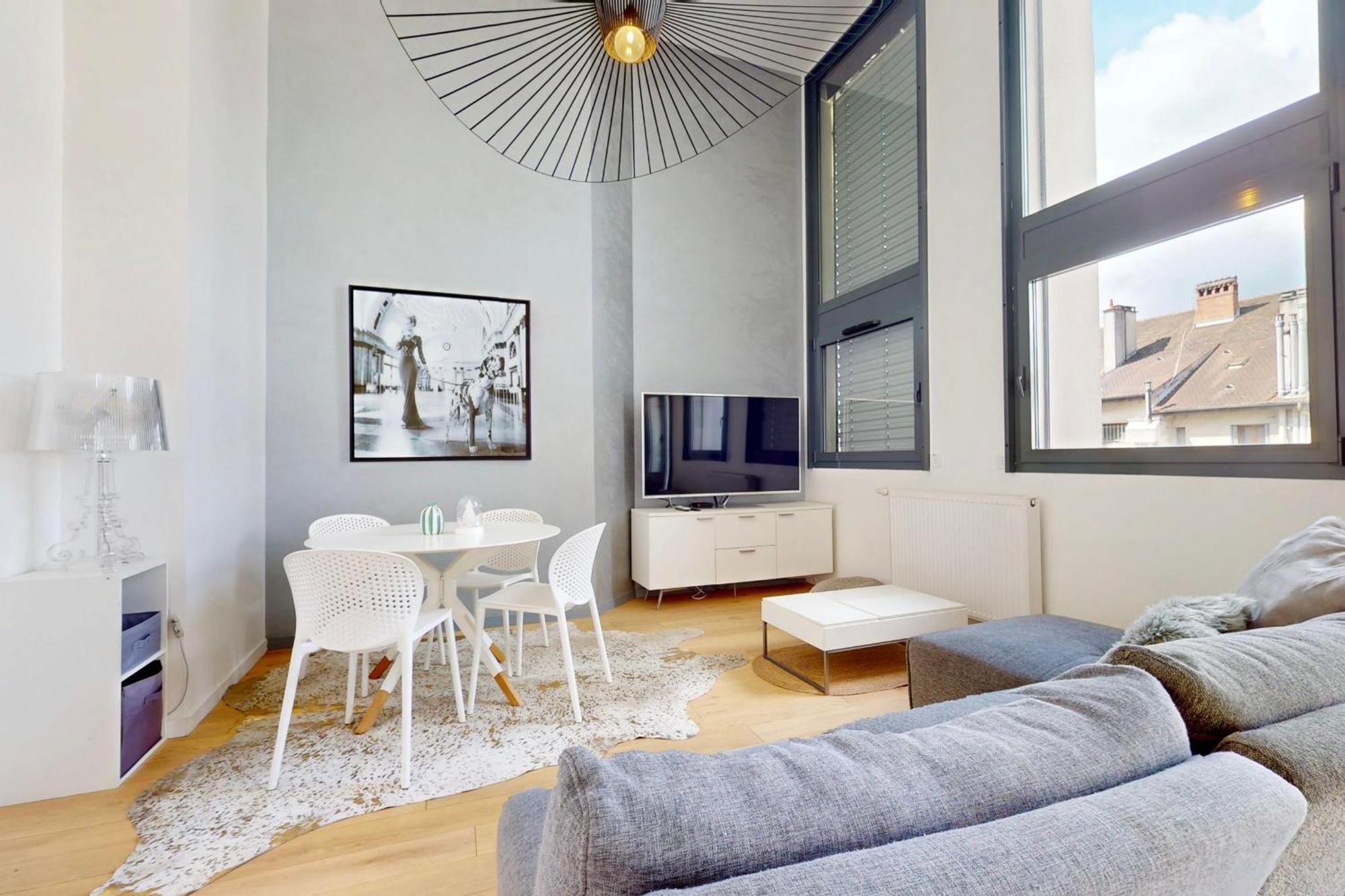 Apartment T3 En Duplex Au Centre *