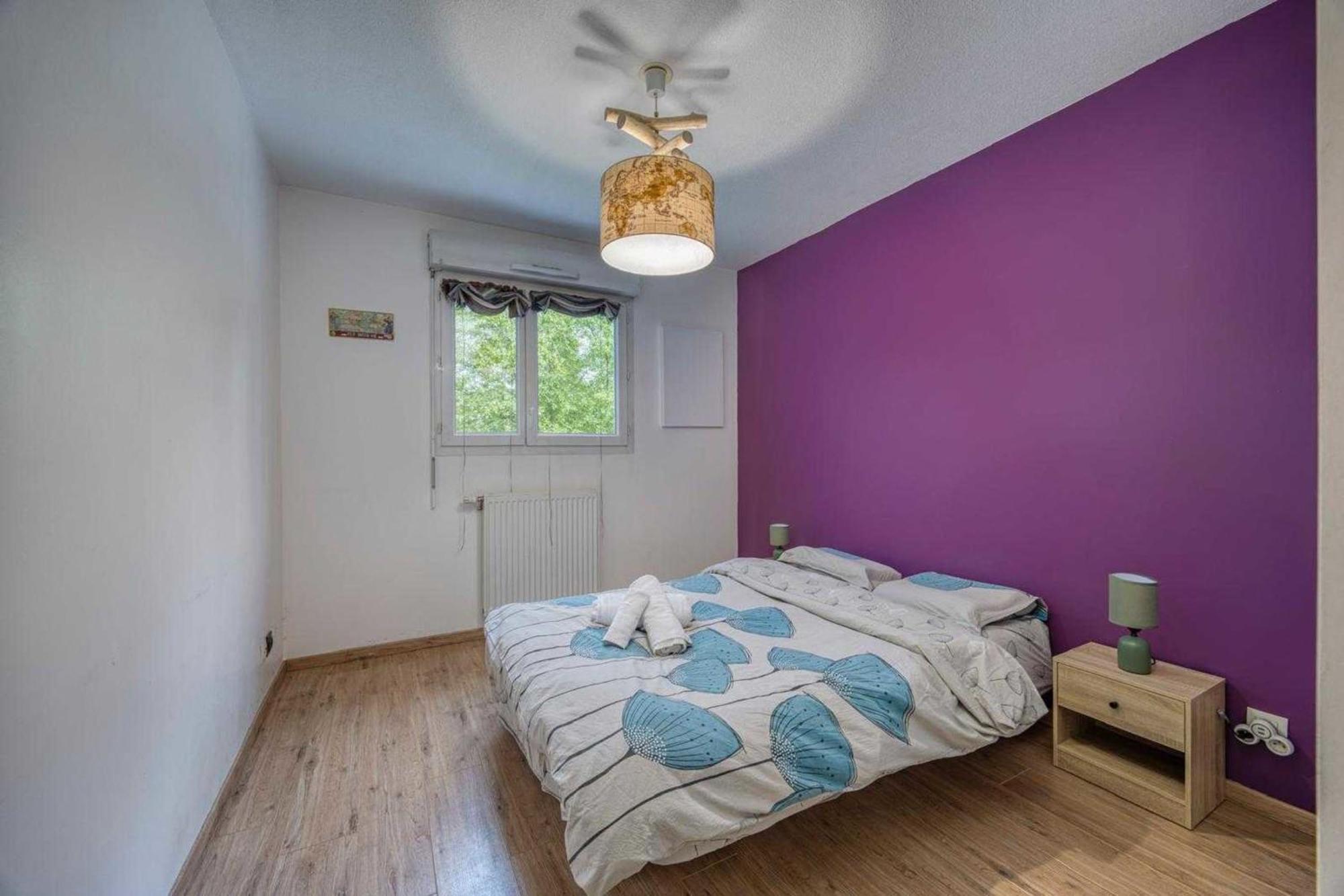 4p With Balcony In Apartment *