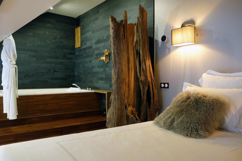 Les Sainte Claire Apartment