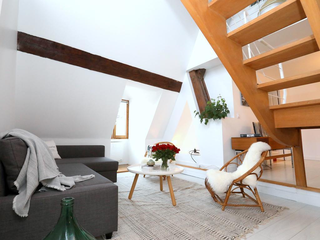 Folk Loft Apartment *